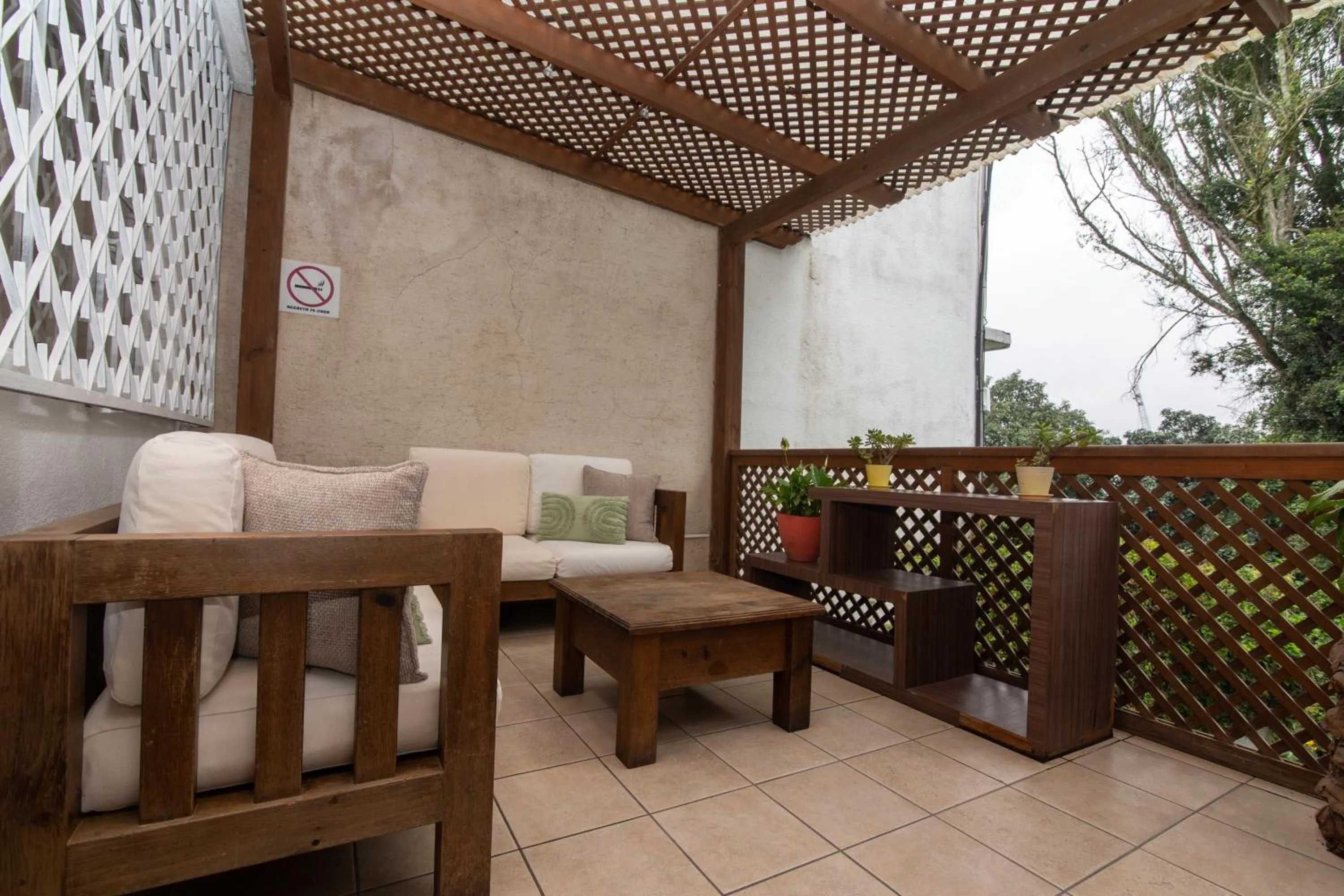 Entertainment in In & Out Hotel