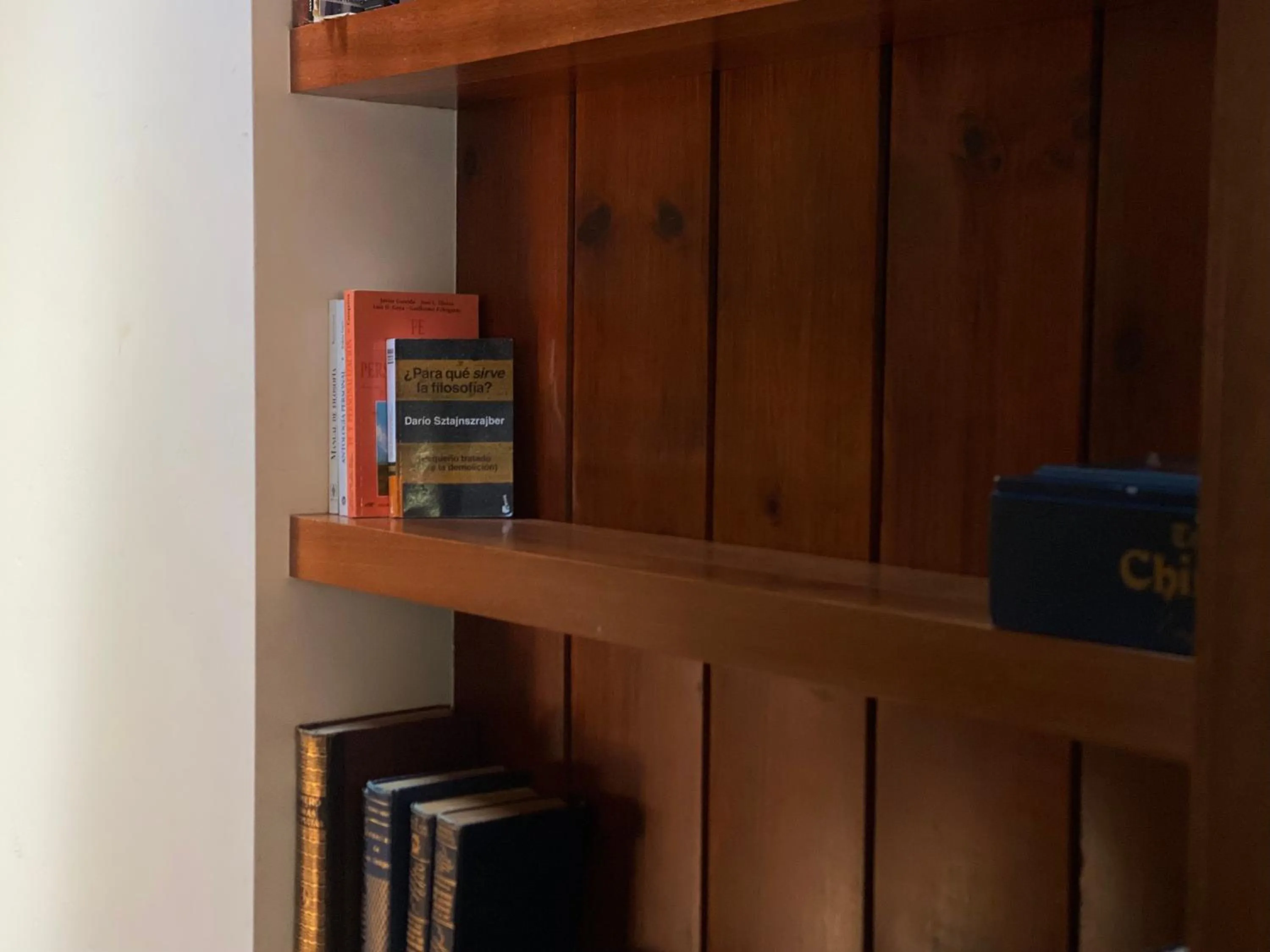 Library in Rancho Toros Pintos