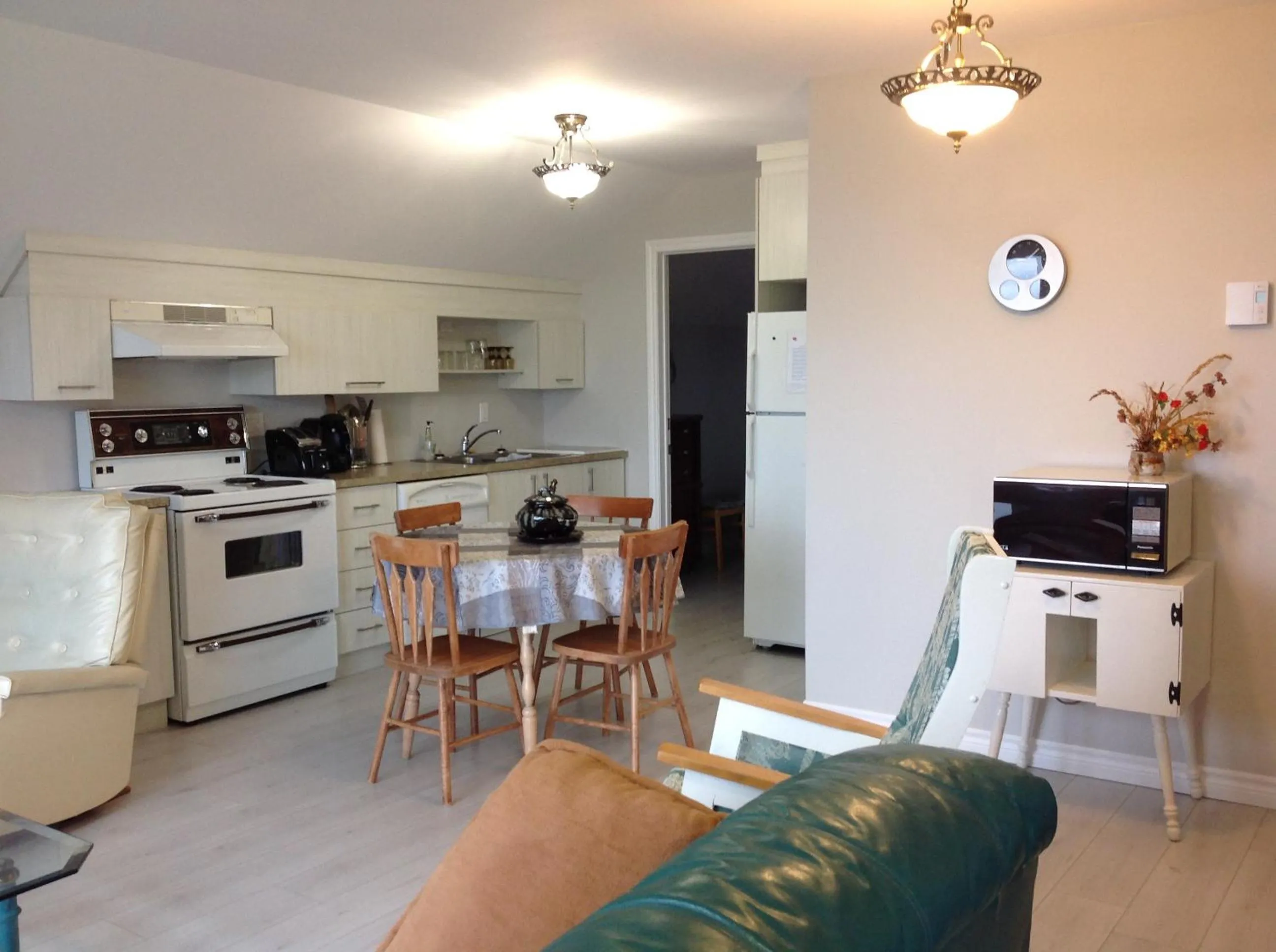 Kitchen or kitchenette in Domaine sur une plage