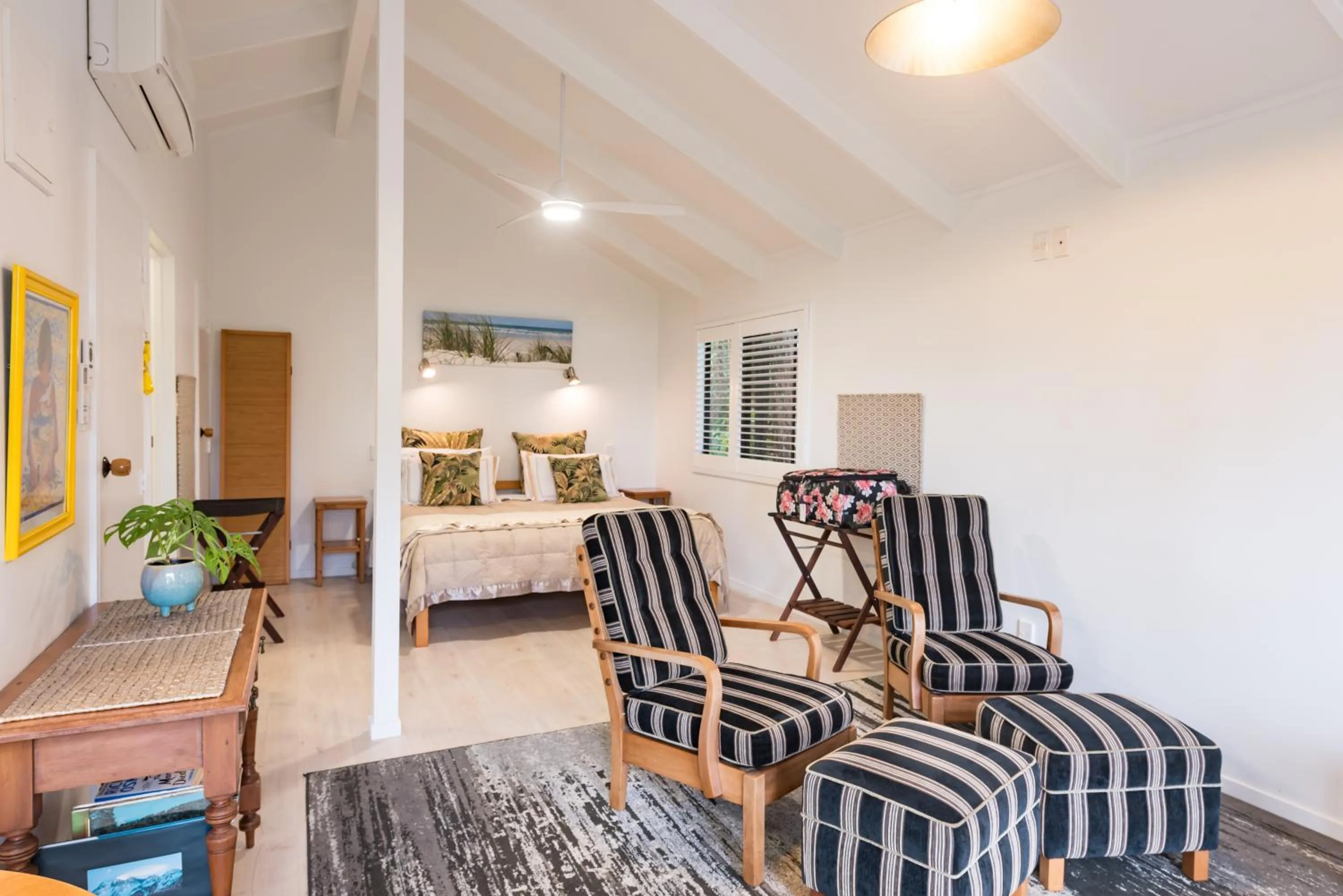 Photo of the whole room in Craicor Boutique Apartments