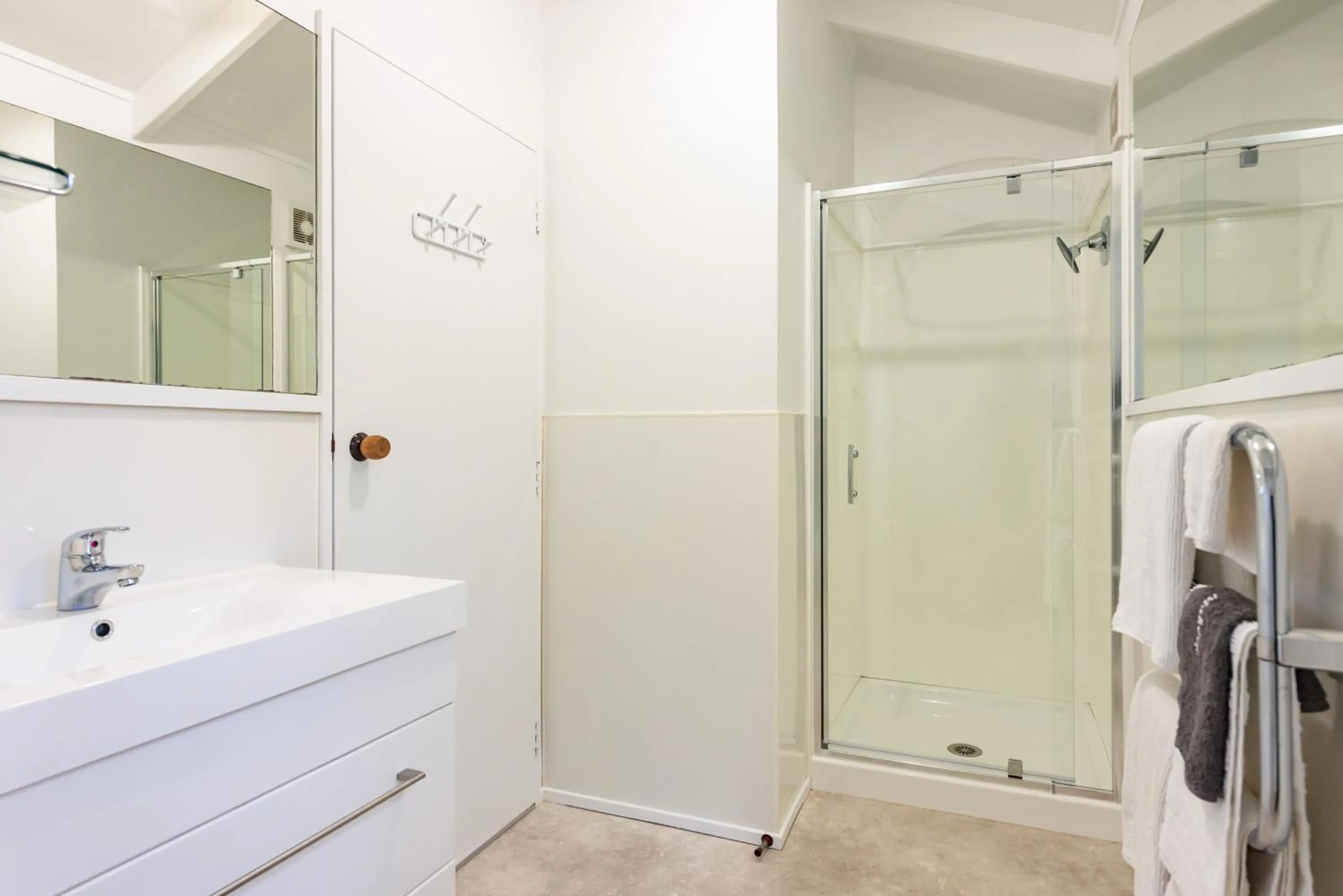 Shower in Craicor Boutique Apartments