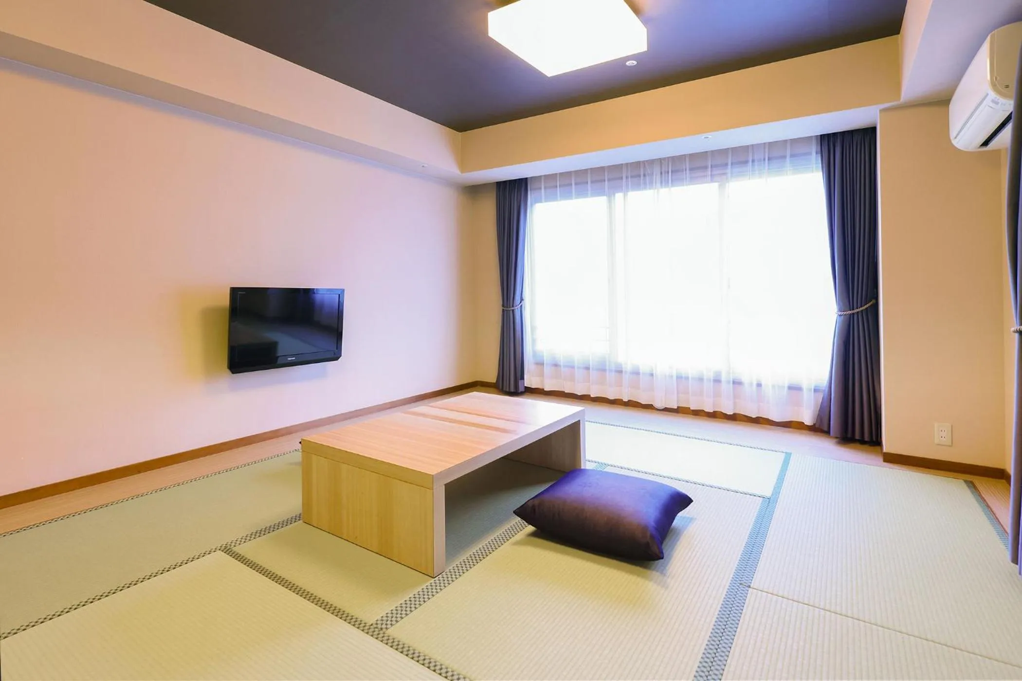 Photo of the whole room in Ooedo Onsen Monogatari Premium Atami