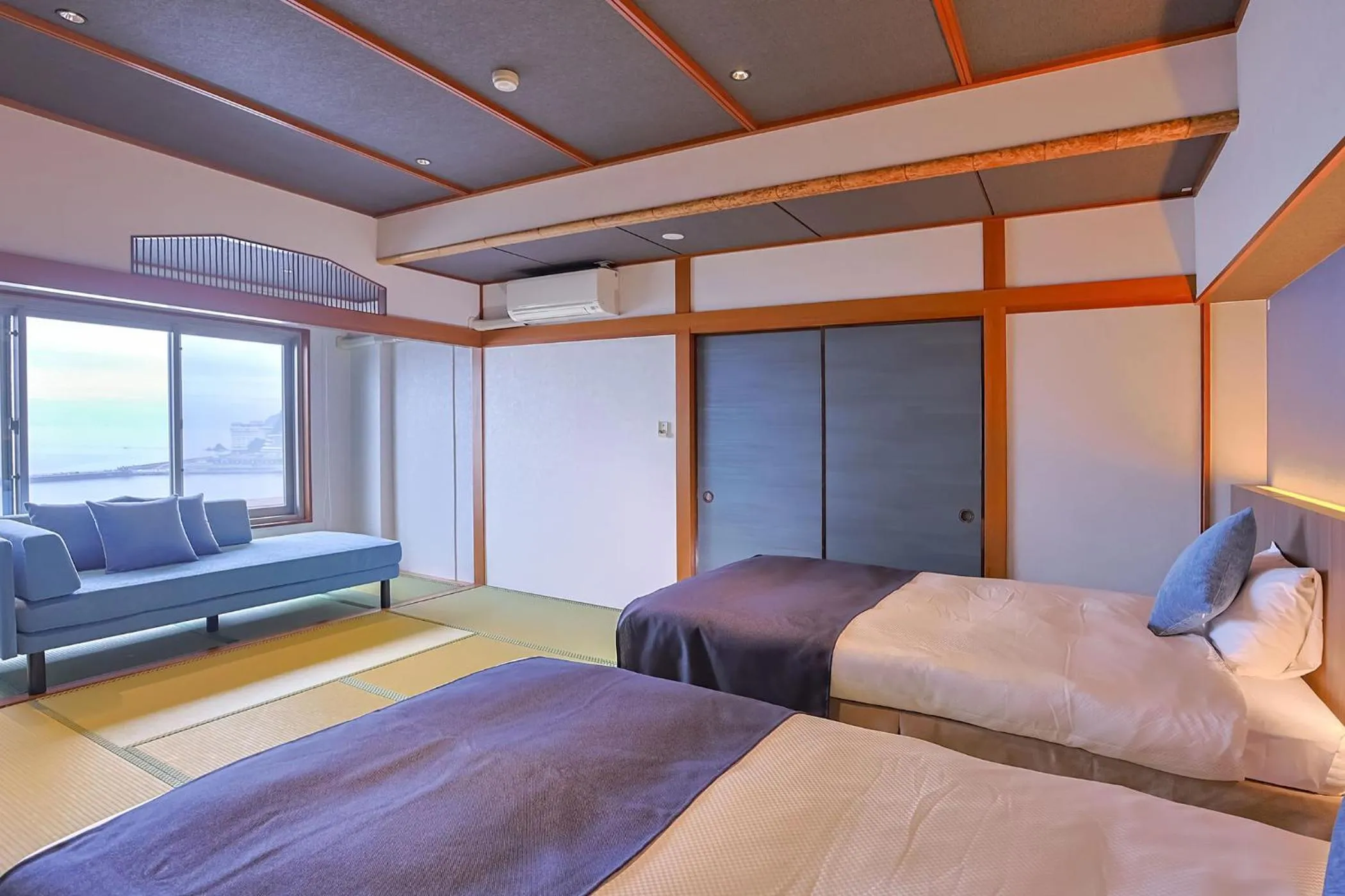 Photo of the whole room, Bed in Ooedo Onsen Monogatari Premium Atami