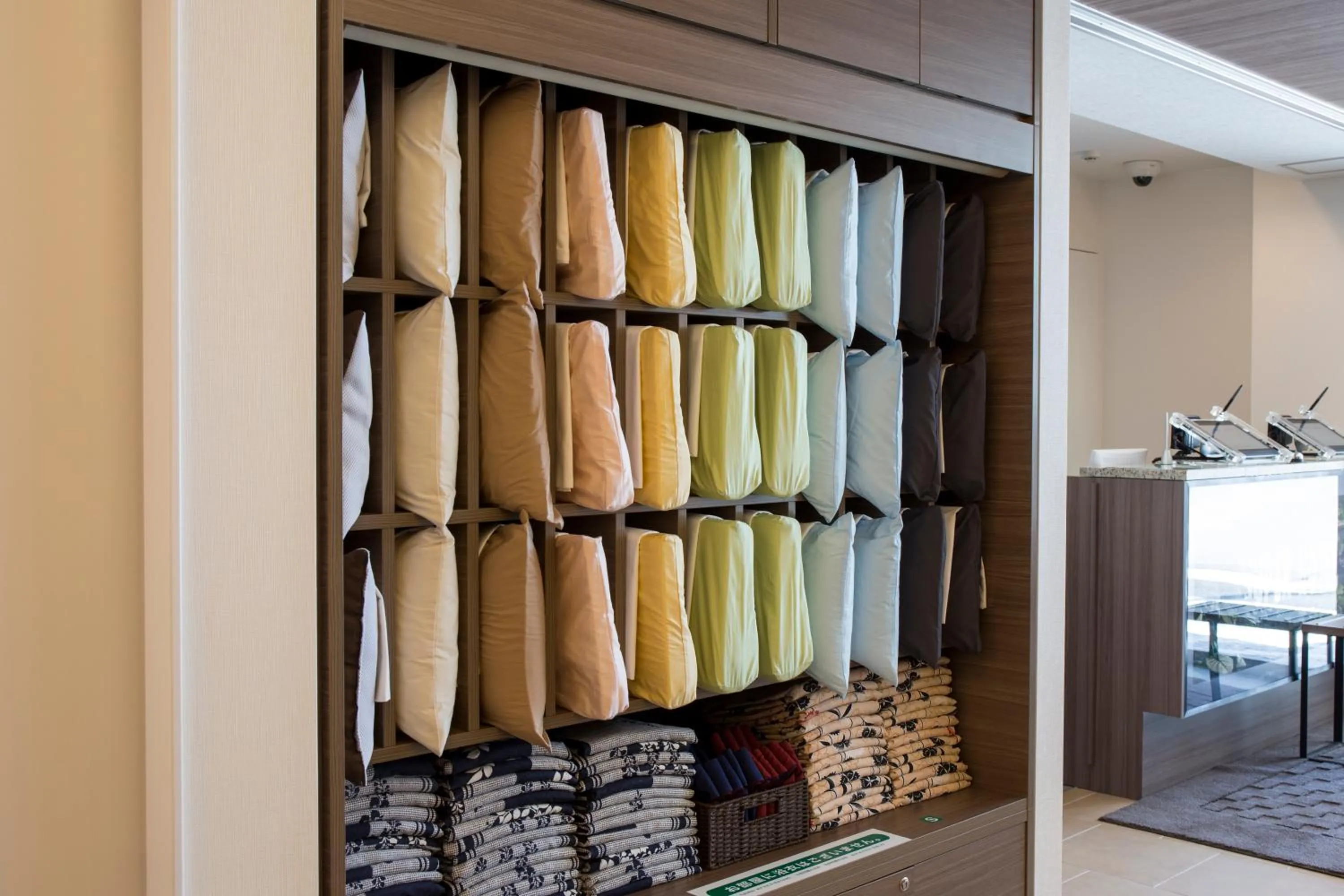 Lobby or reception in Super Hotel Totsuka Eki Higashiguchi