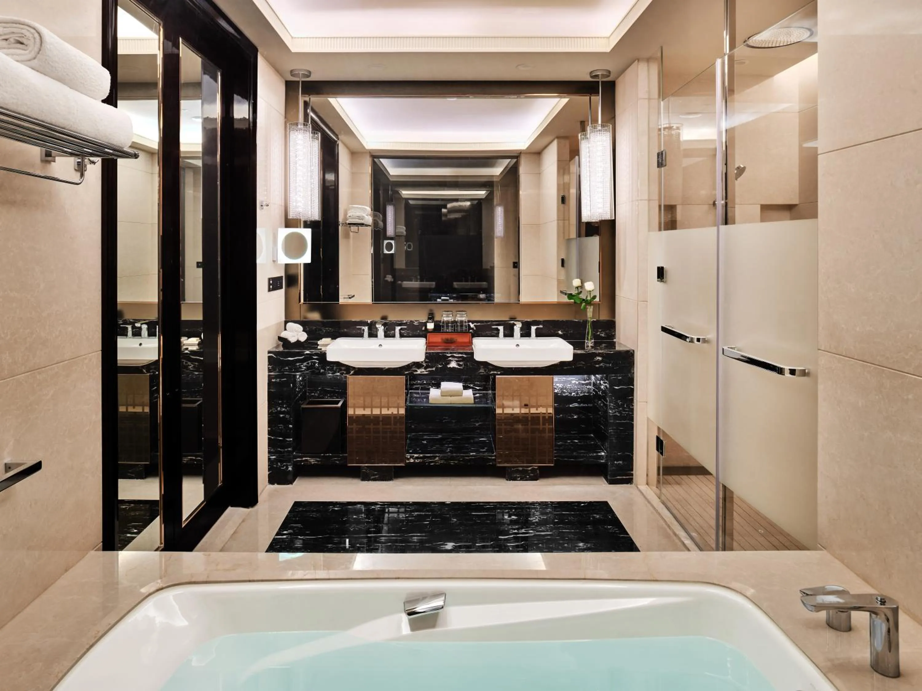 Bathroom in Vignette Collection Palm Springs Hotel Chengdu by IHG