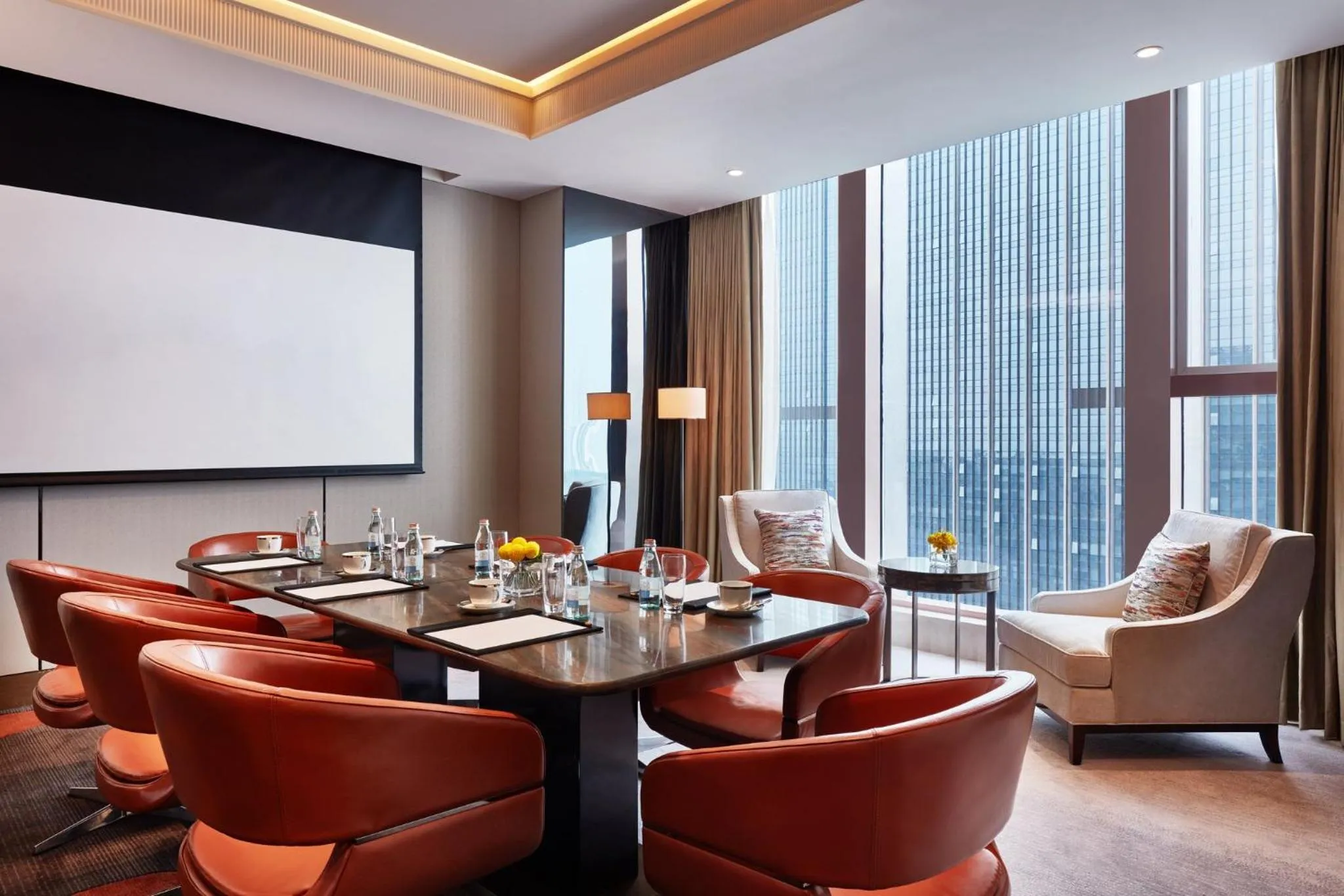 Lounge or bar in Vignette Collection Palm Springs Hotel Chengdu by IHG