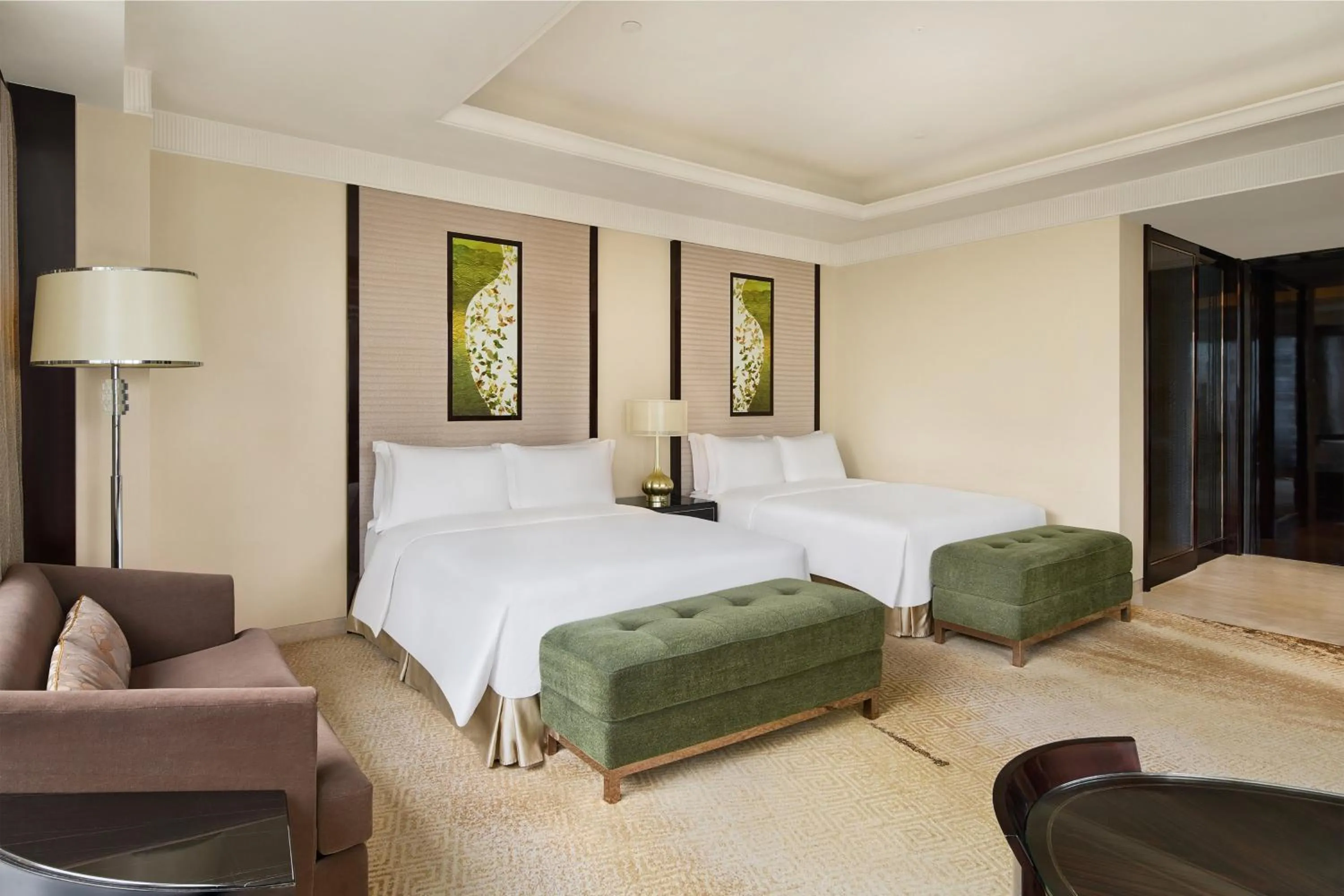 Photo of the whole room, Bed in Vignette Collection Palm Springs Hotel Chengdu by IHG