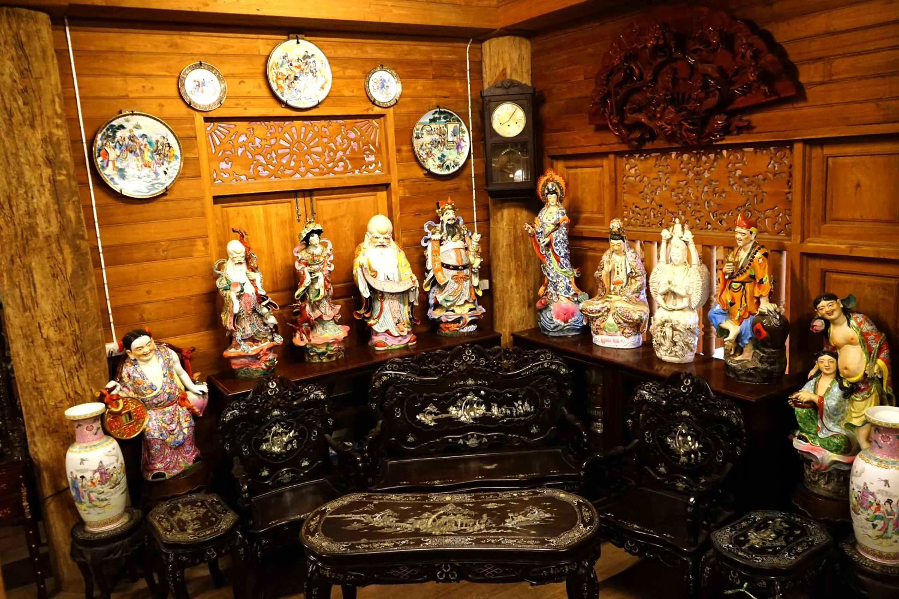 Place of worship in Baanthep Antique Homestay