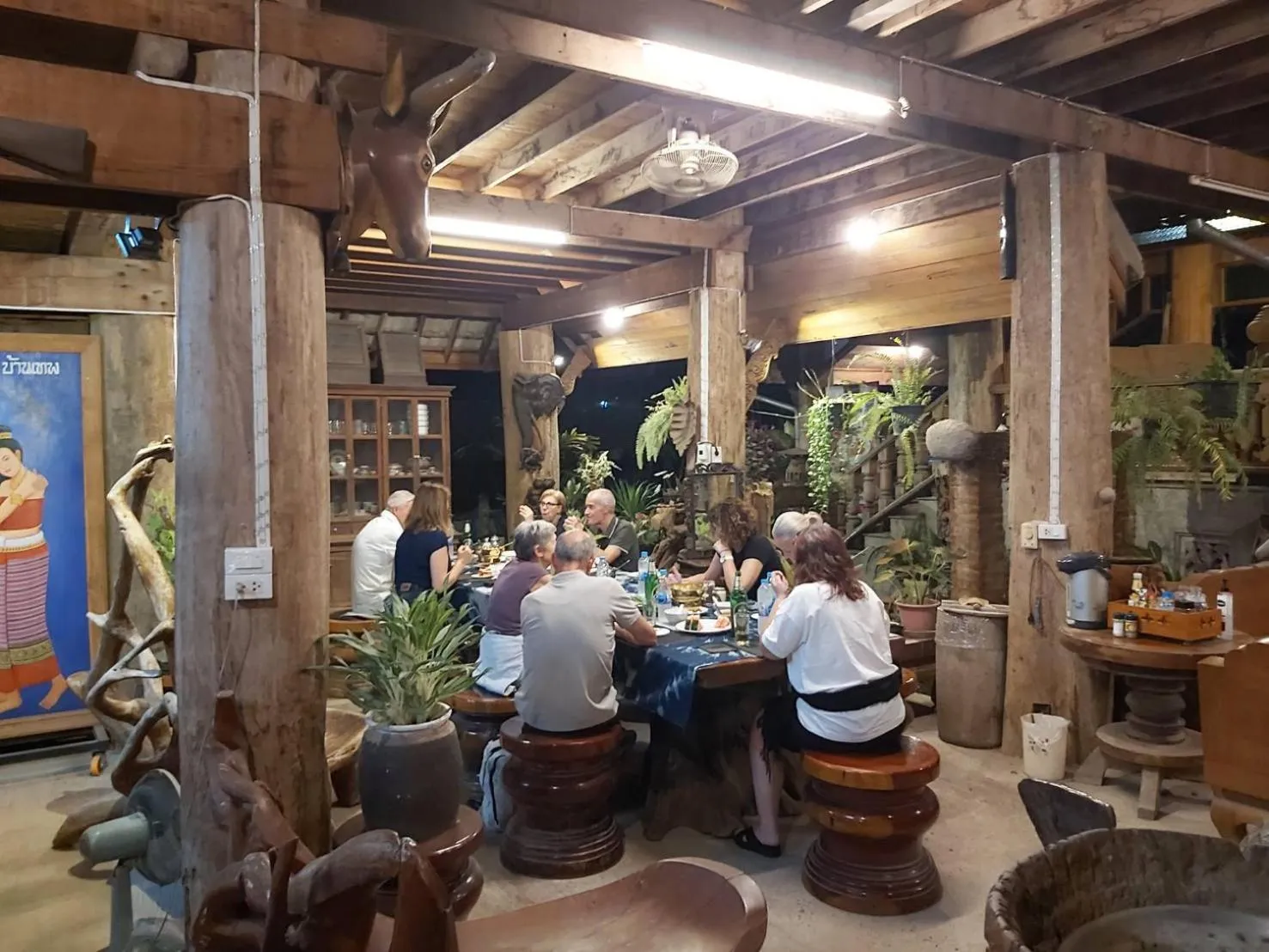Restaurant/places to eat in Baanthep Antique Homestay