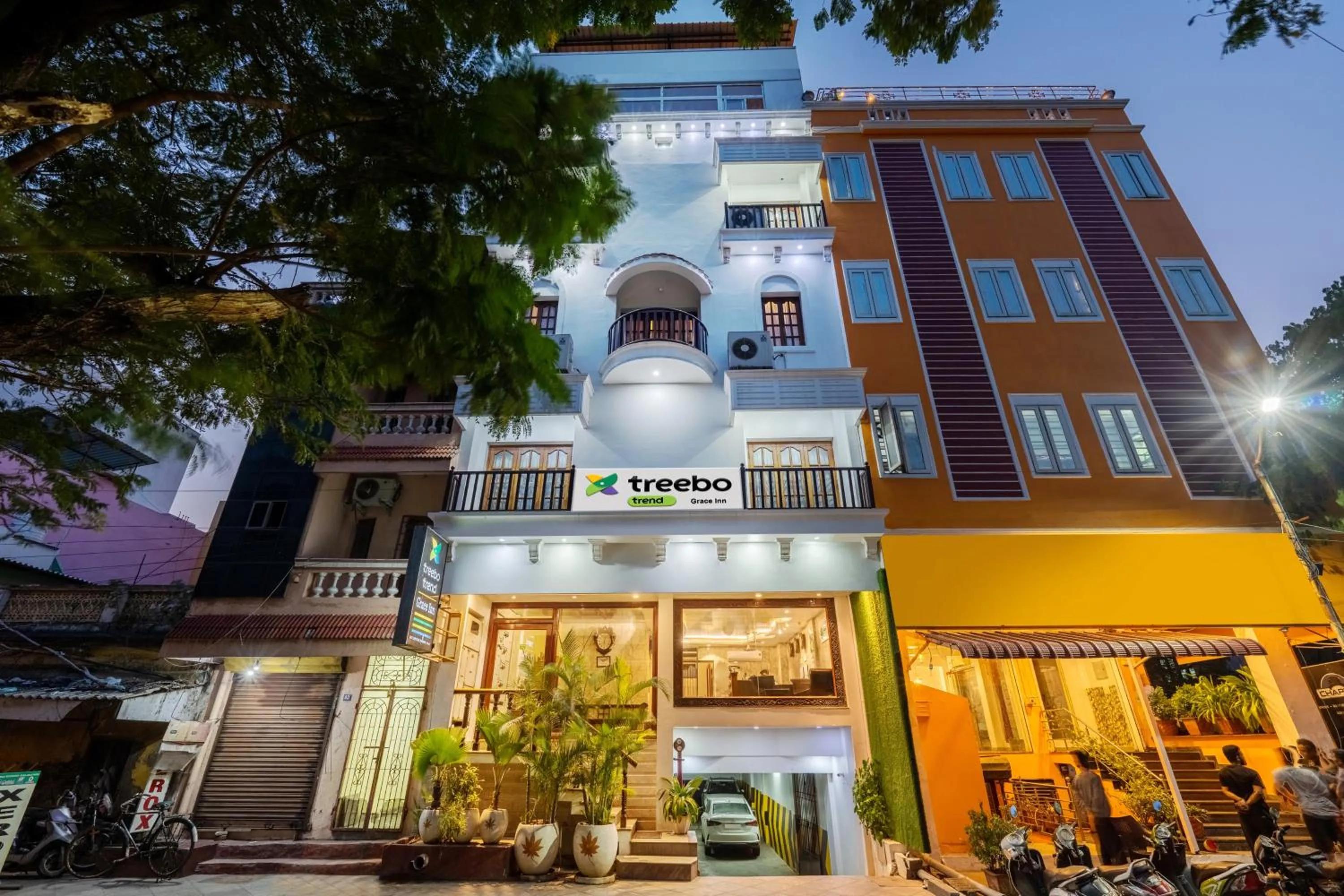 Facade/entrance in Treebo Grace Inn, 3 Min Walk From Promenade Beach