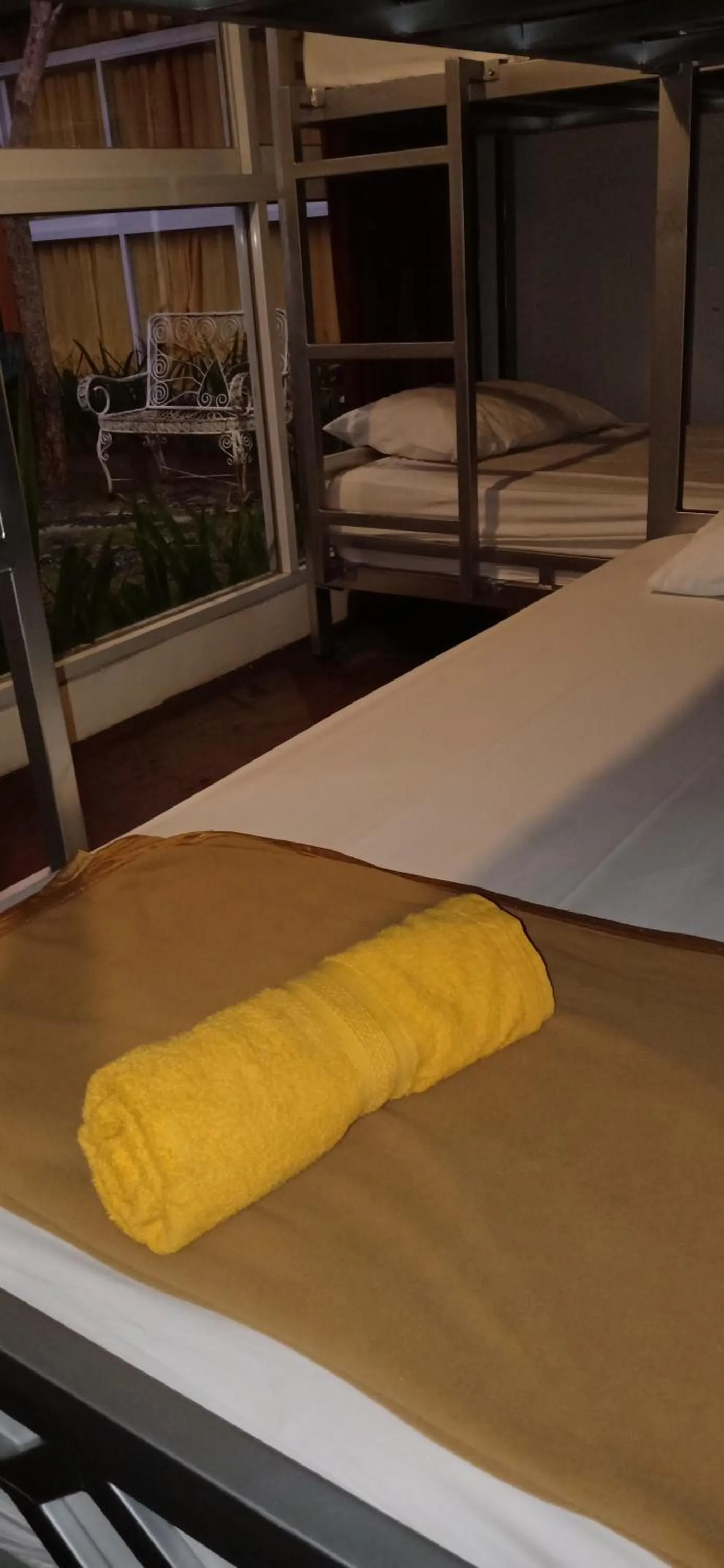 bunk bed in Kubu Container