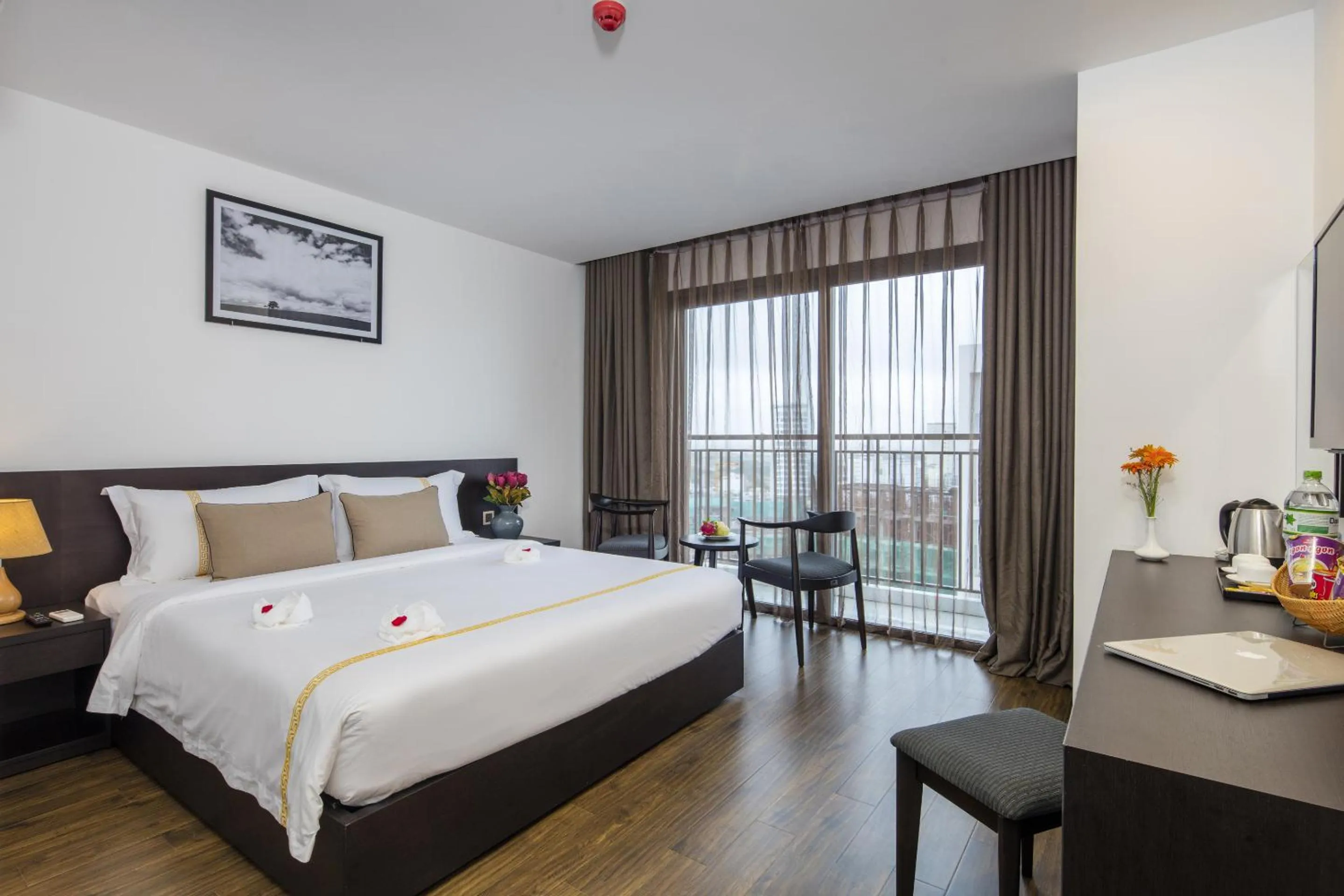 Living room, Bed in Meriton Hotel Nha Trang