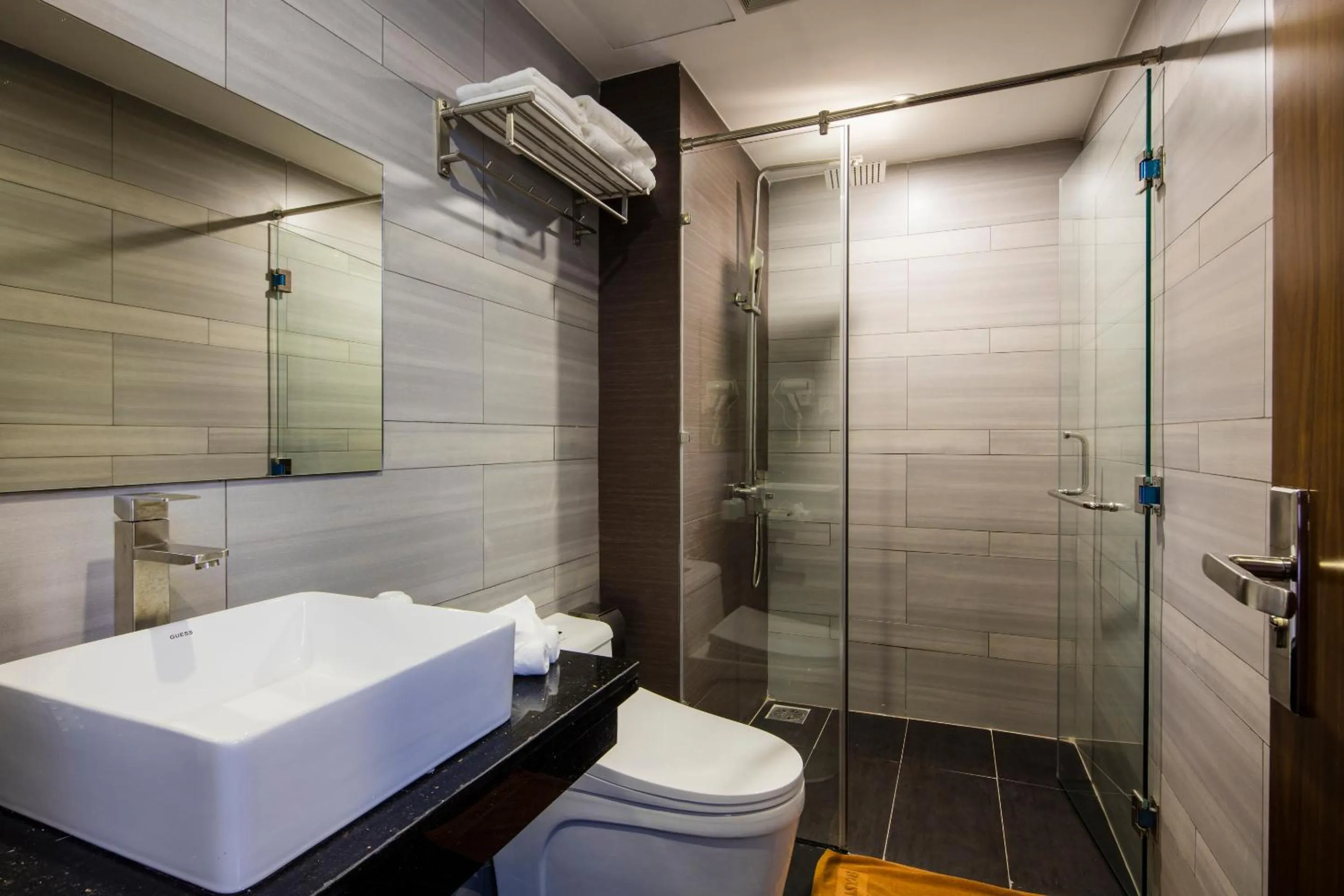 Shower in Meriton Hotel Nha Trang