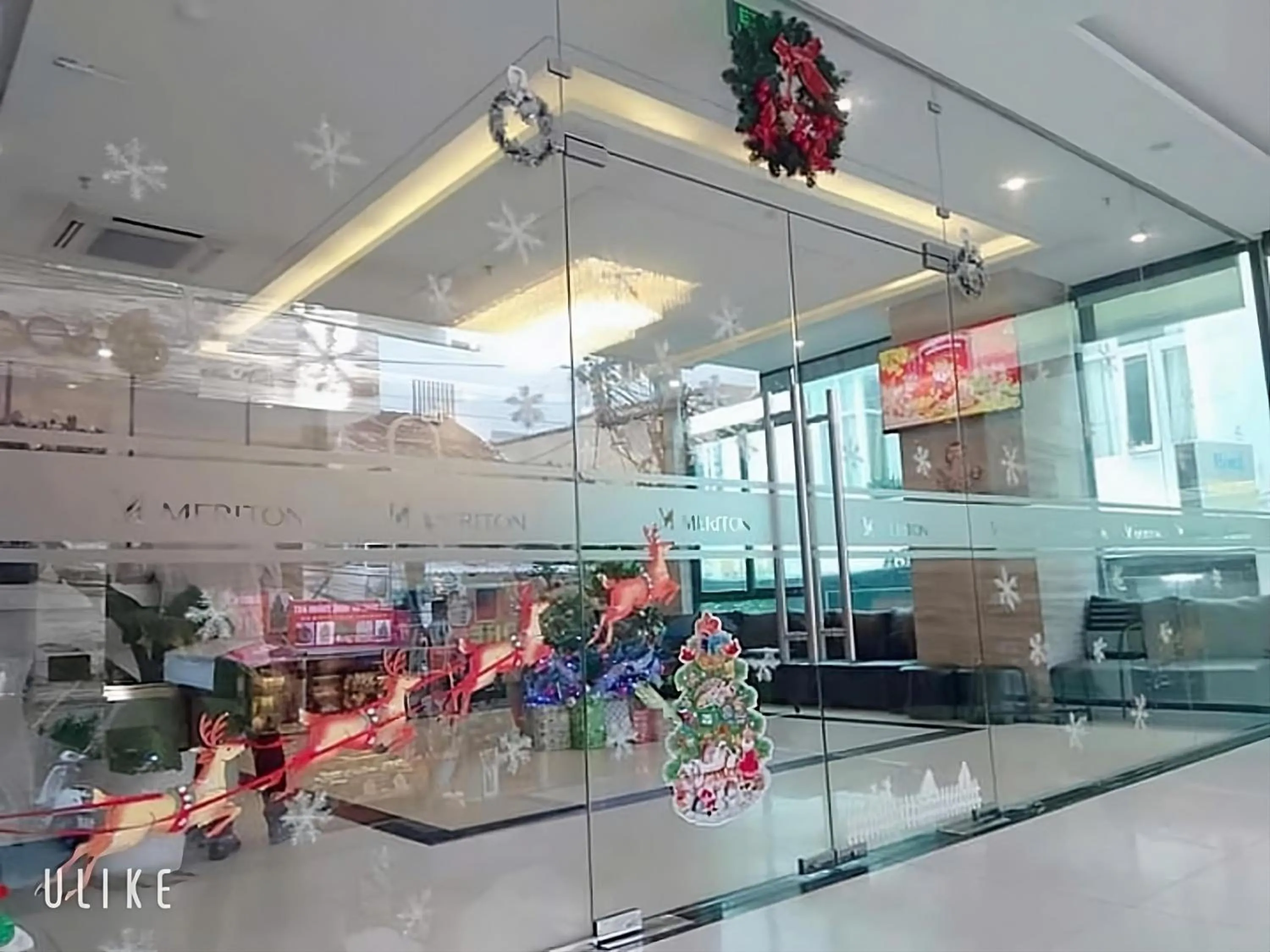 Facade/entrance in La Sera Hotel