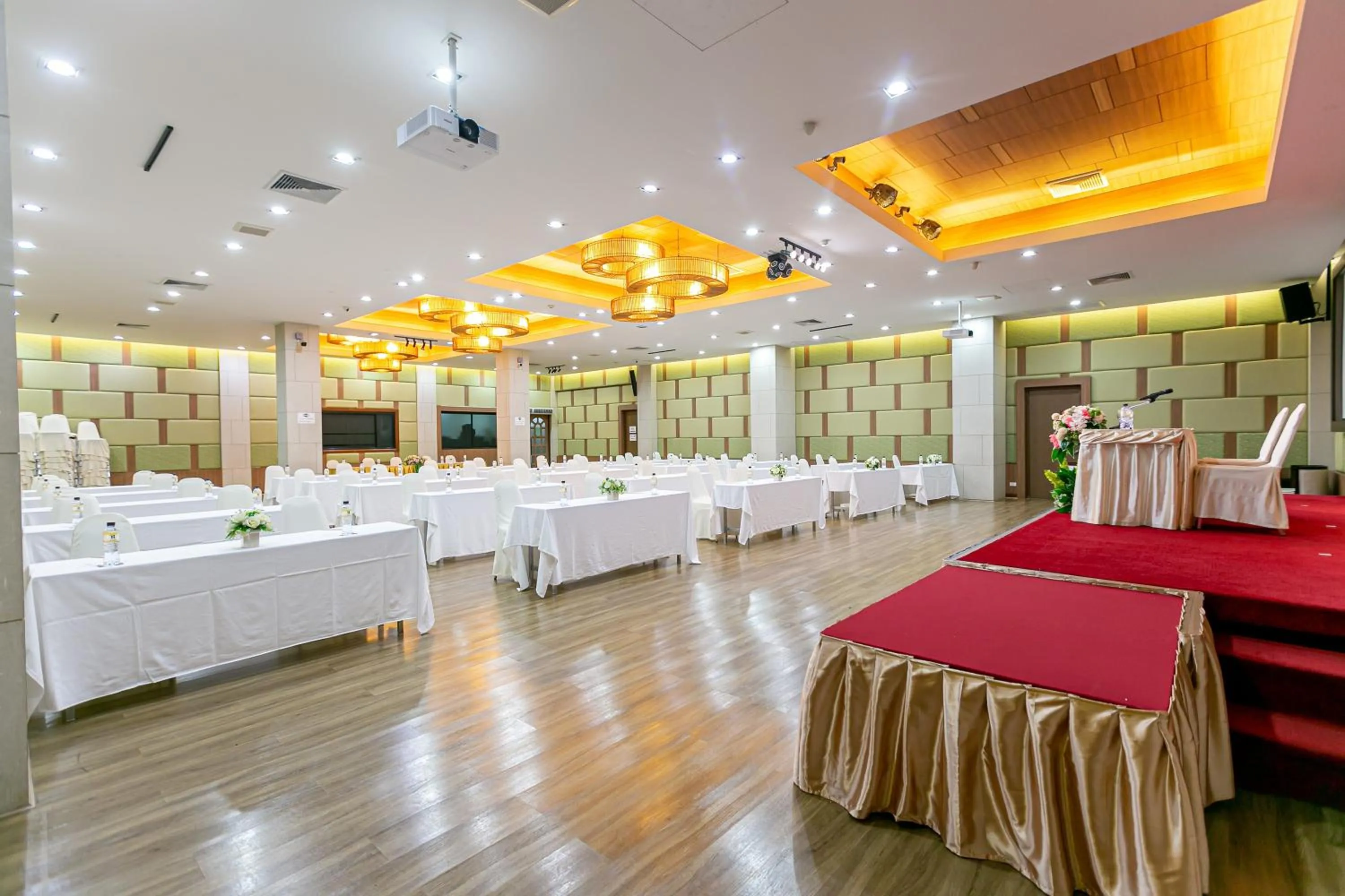Banquet/Function facilities in Grand Ratchapruek Hotel
