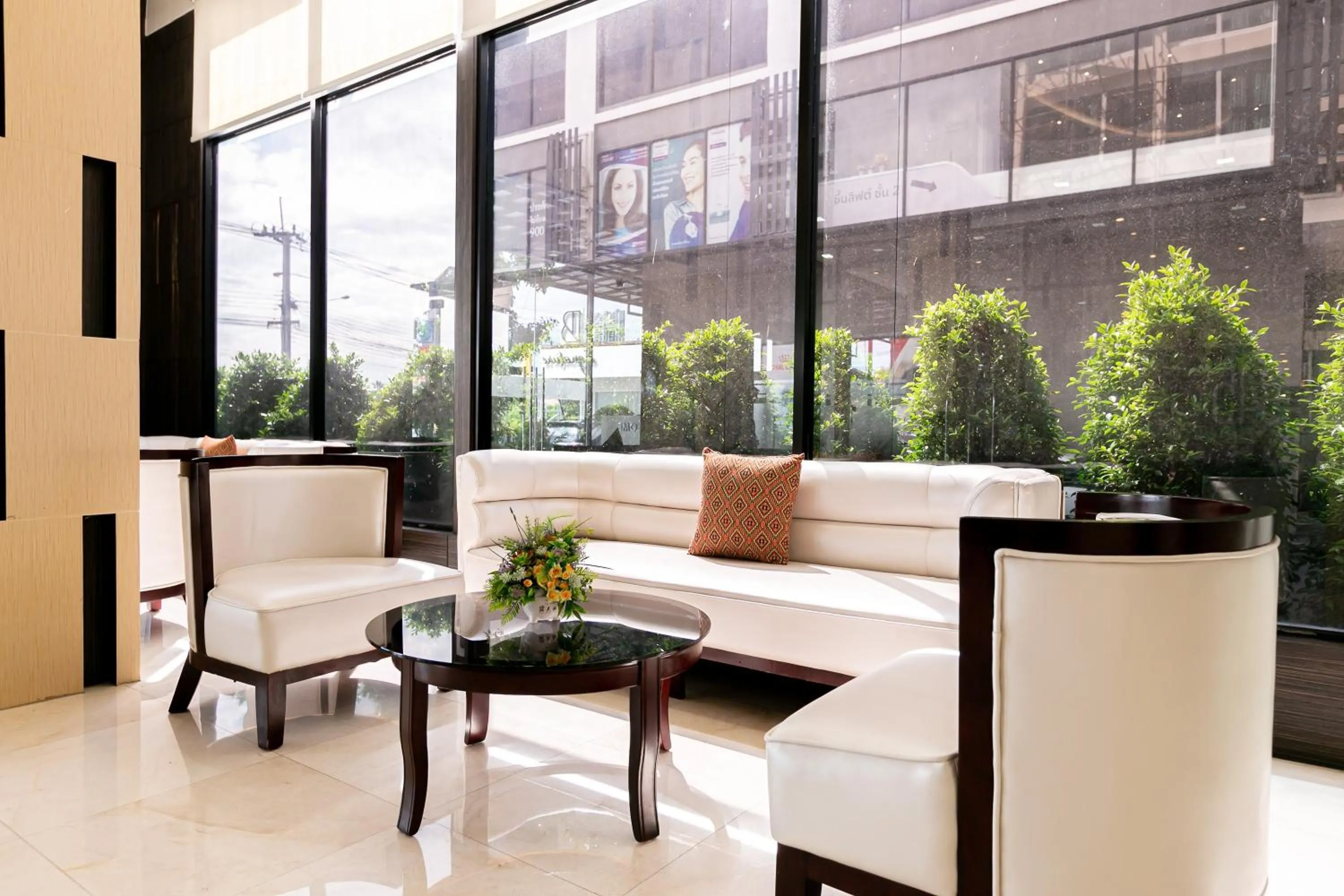 Lobby or reception in Grand Ratchapruek Hotel