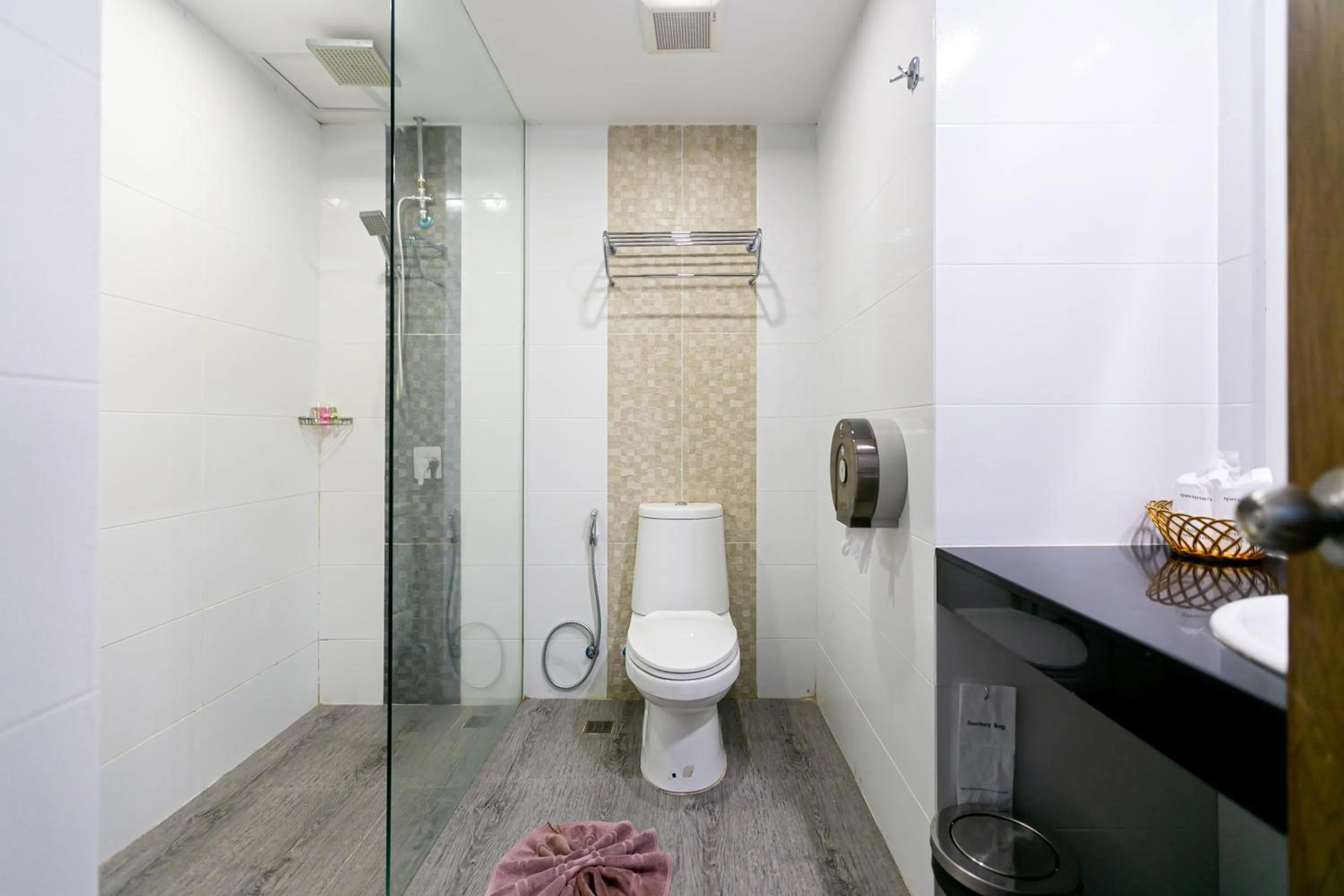 Bathroom in Grand Ratchapruek Hotel