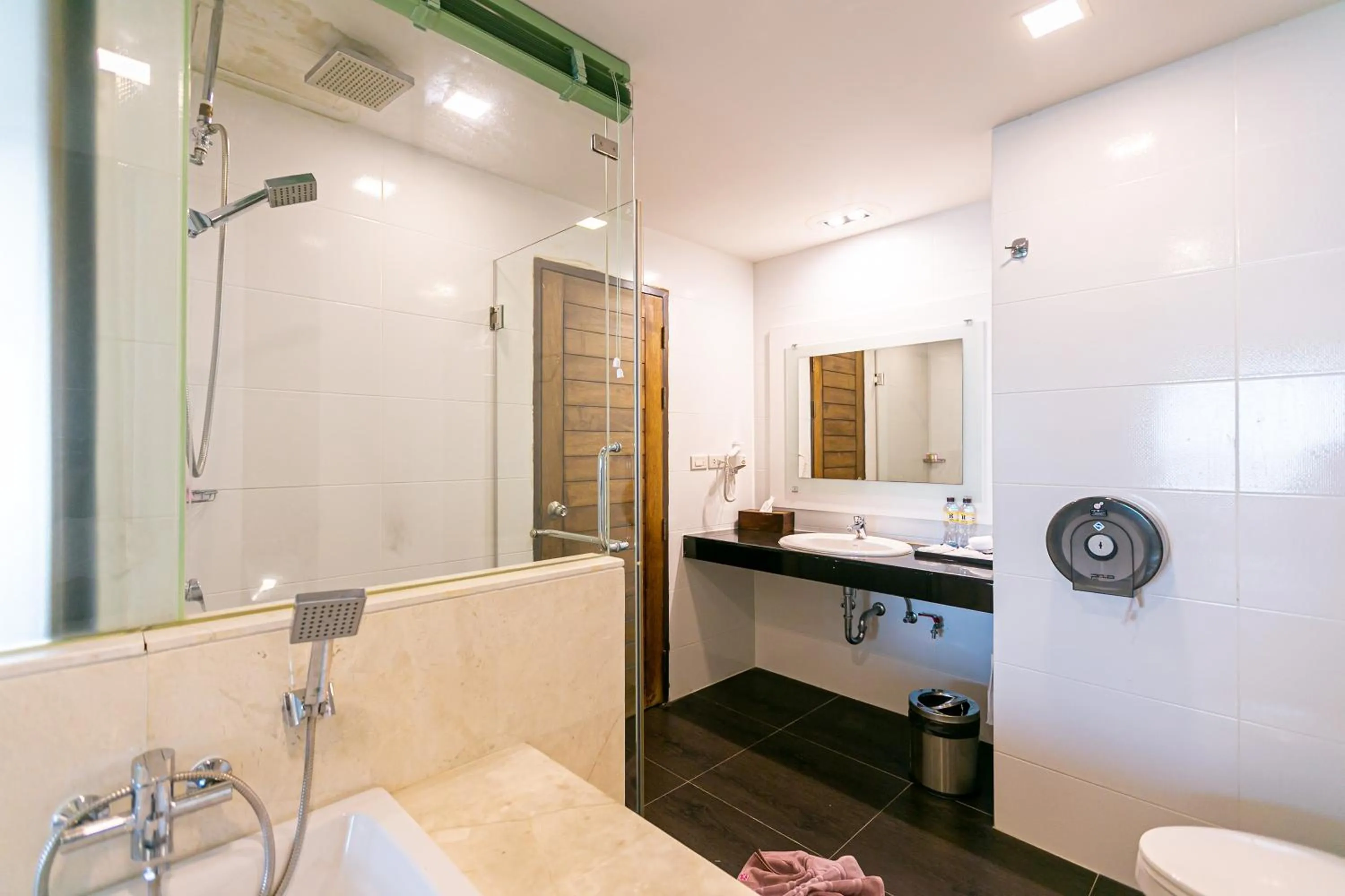 Bathroom in Grand Ratchapruek Hotel