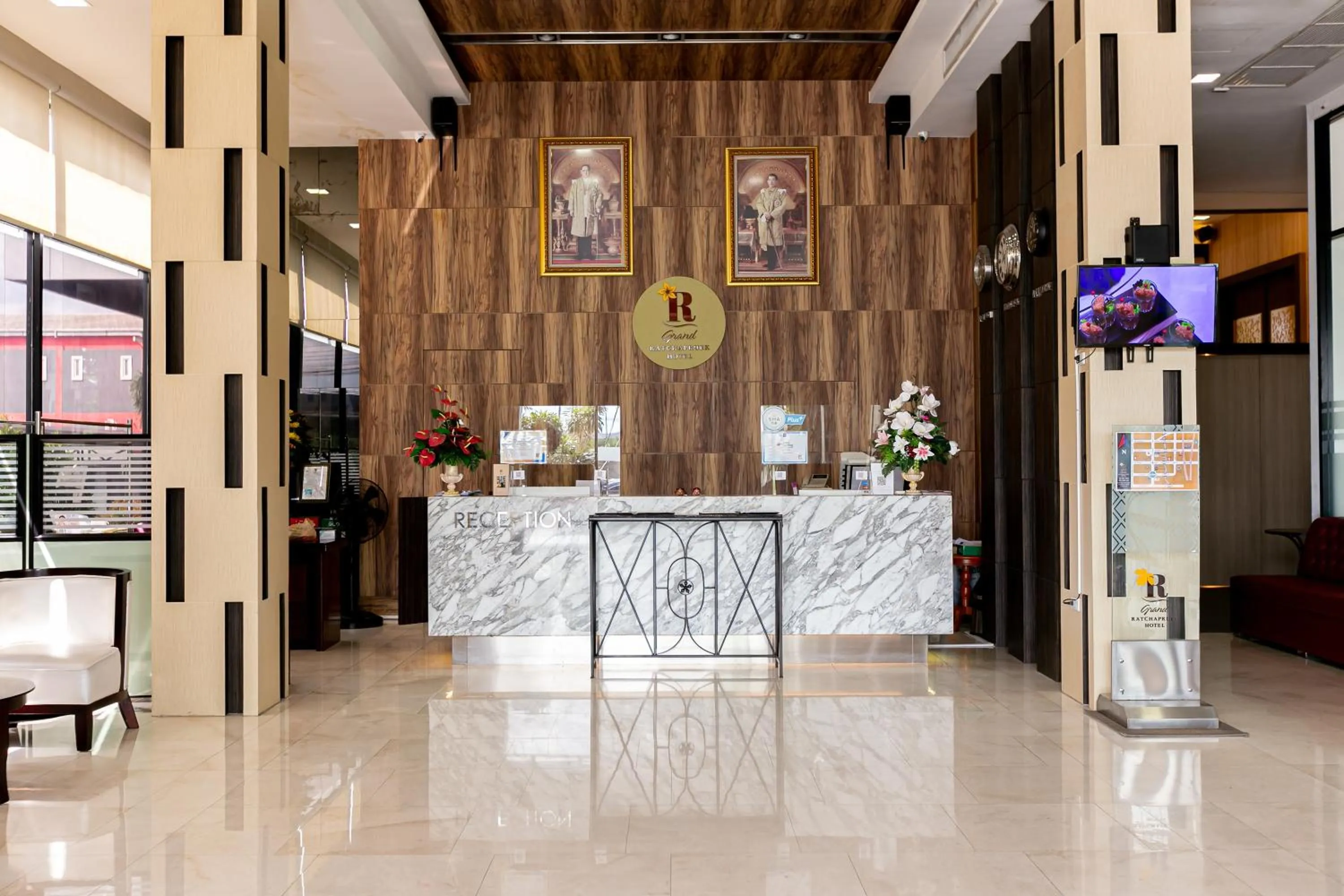 Lobby or reception in Grand Ratchapruek Hotel