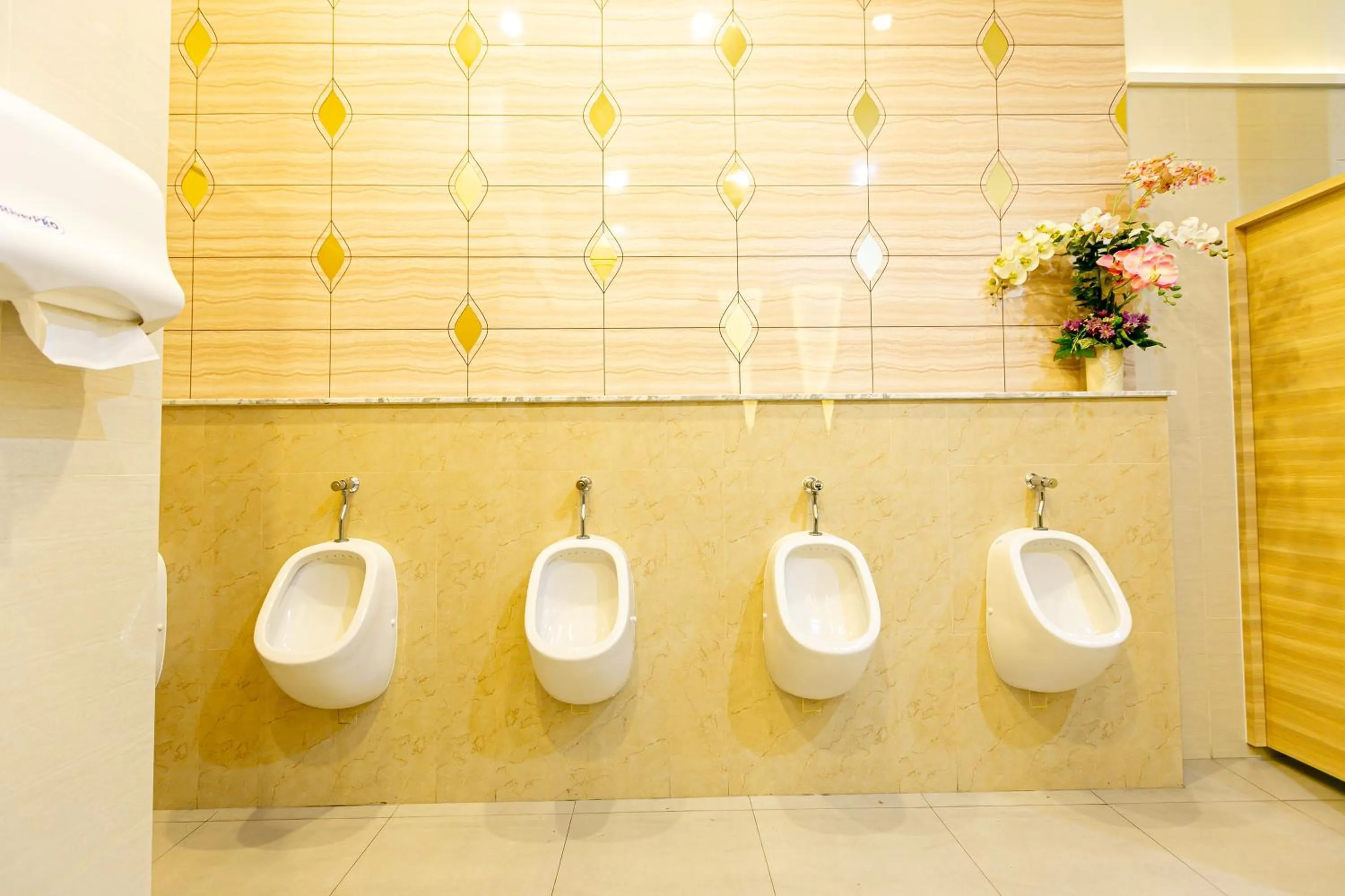 Bathroom in Grand Ratchapruek Hotel