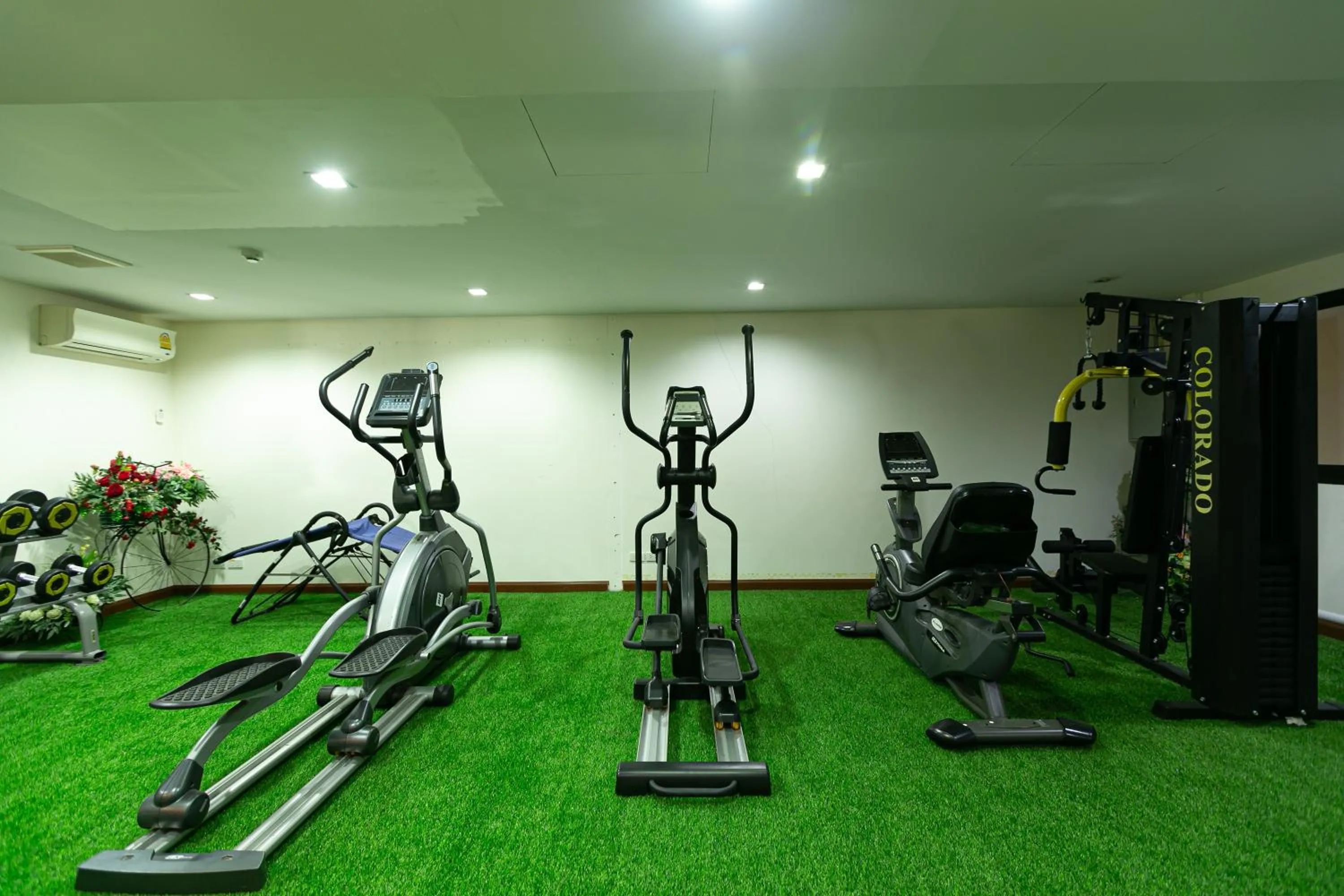 Fitness centre/facilities in Grand Ratchapruek Hotel
