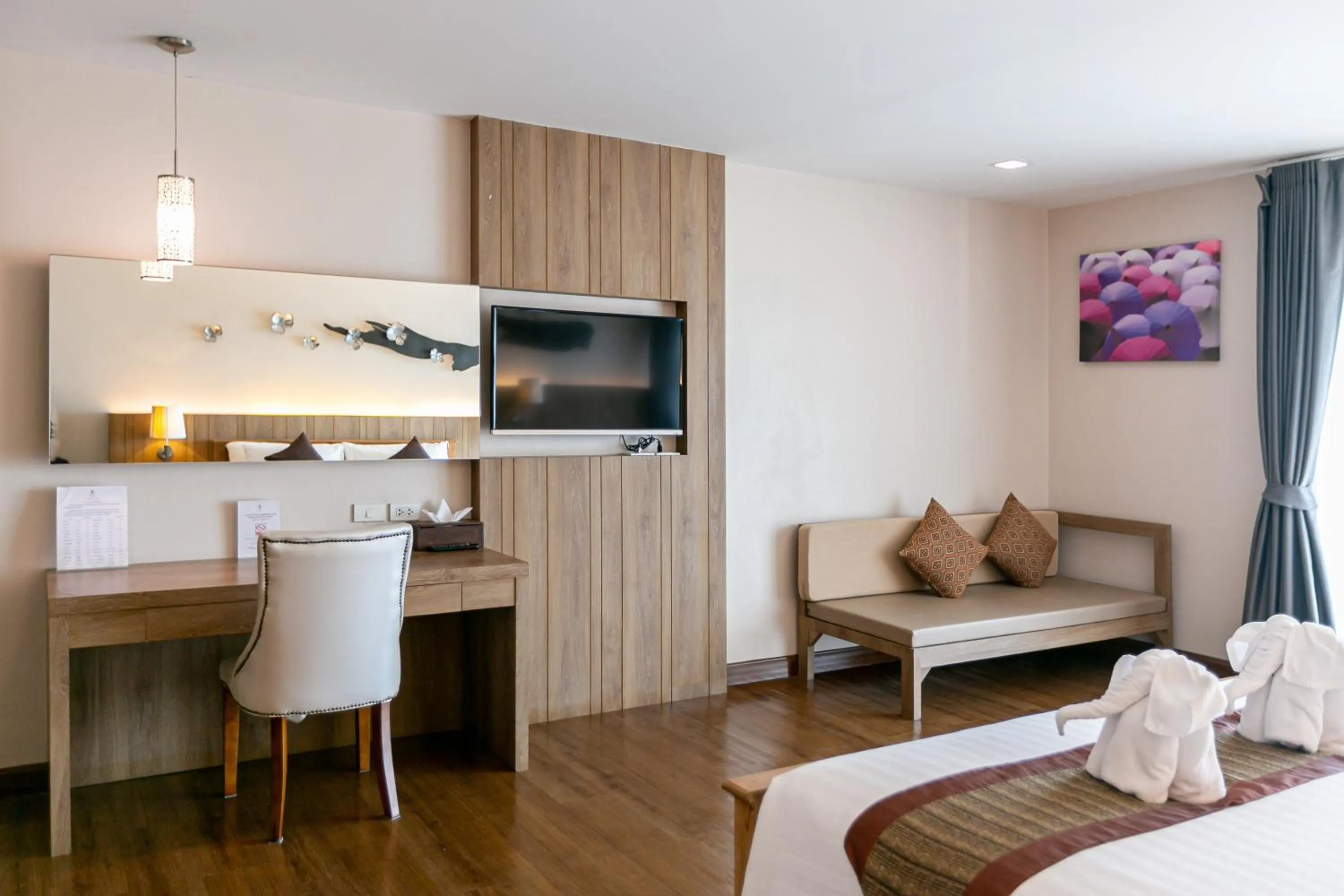 Seating area in Grand Ratchapruek Hotel