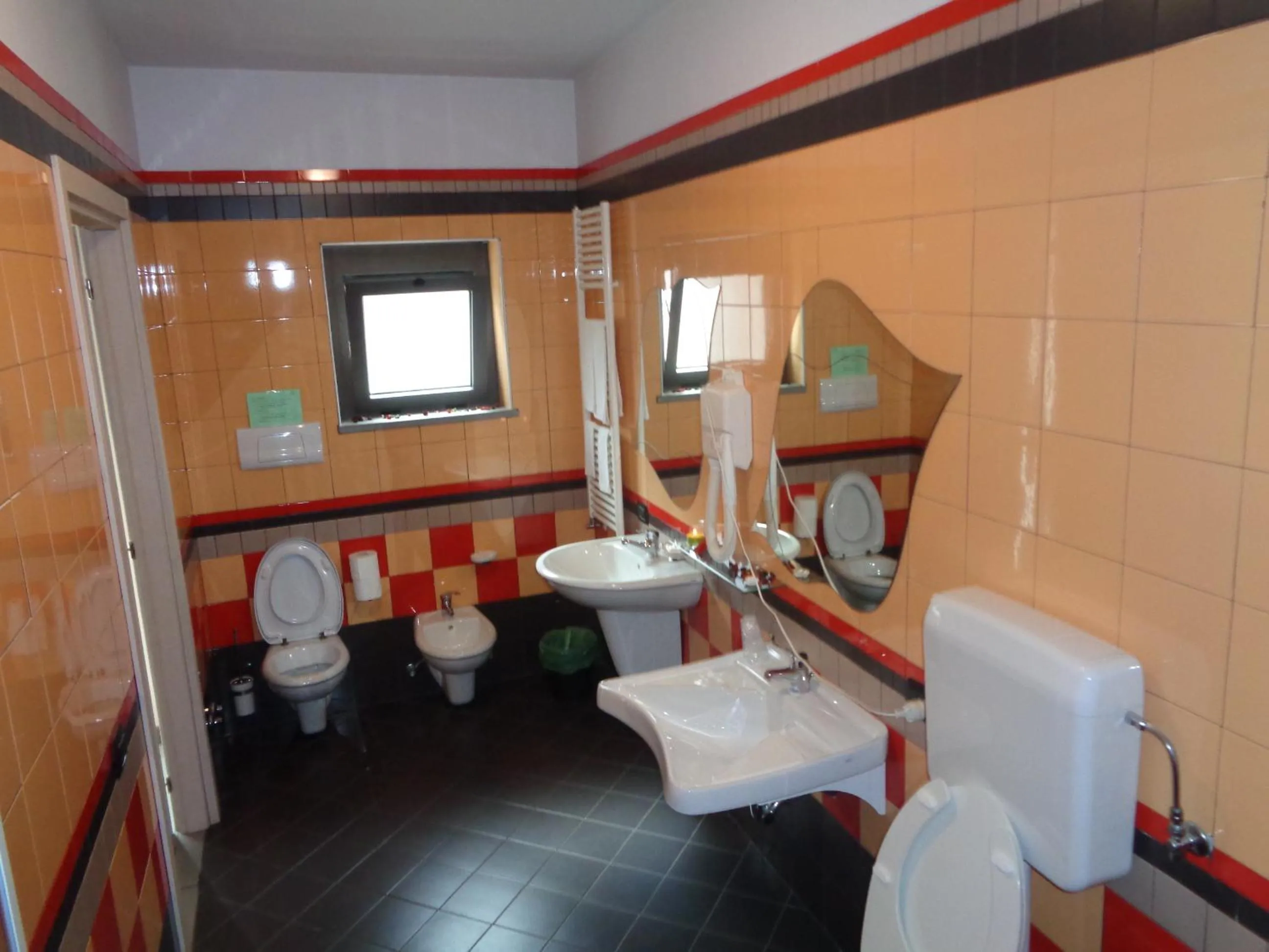 Bathroom in Hotel Airone