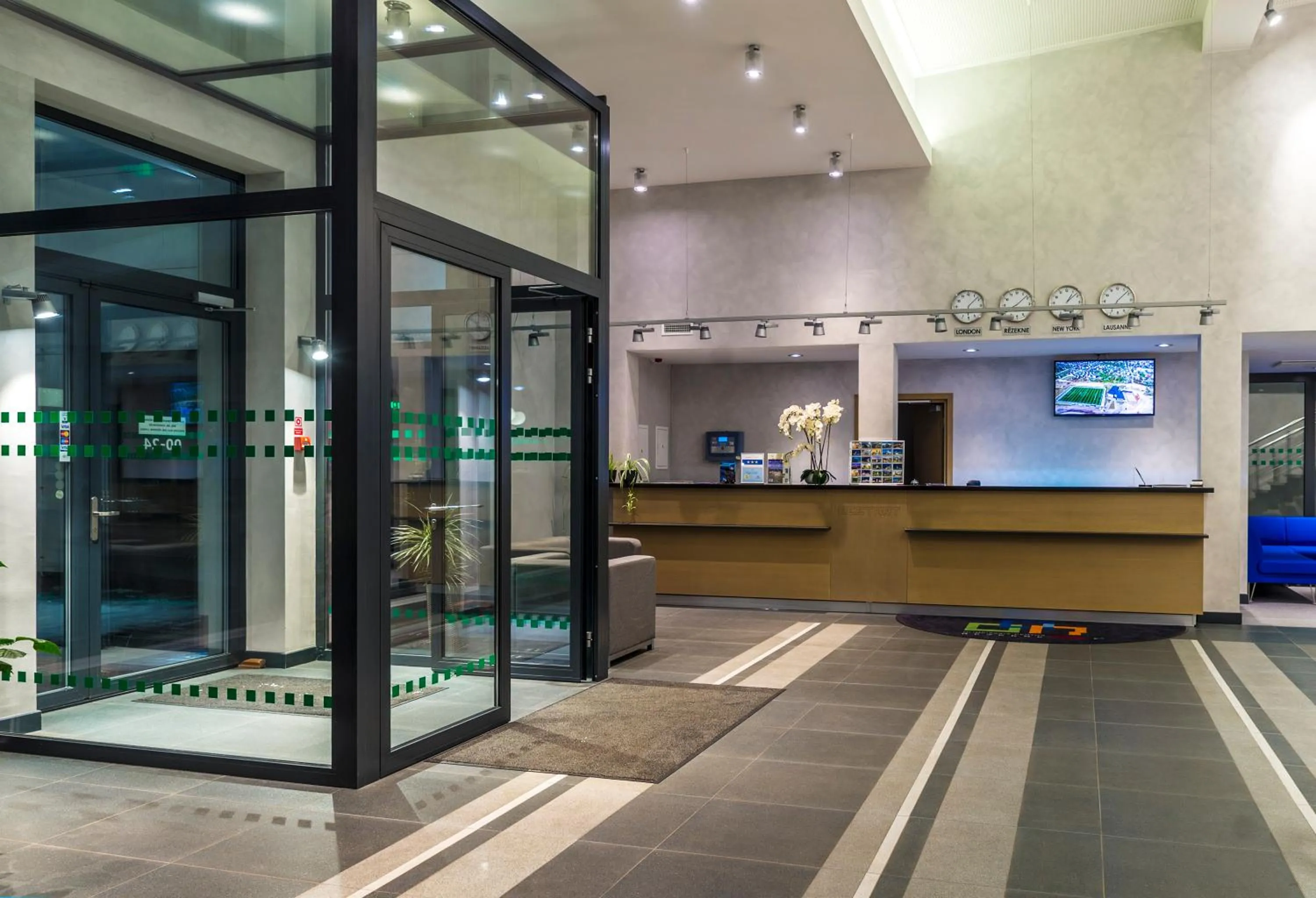 Facade/entrance in Restart