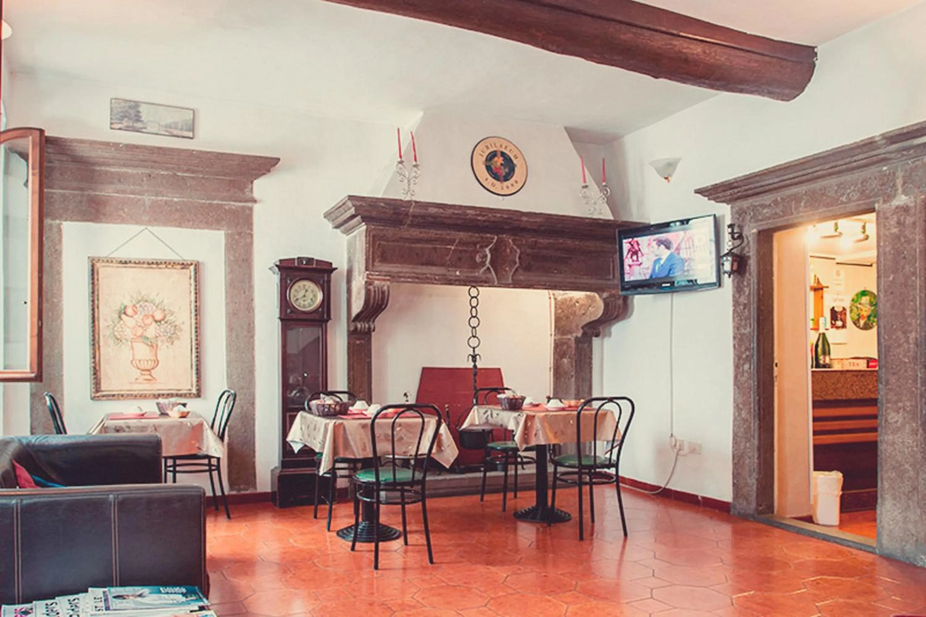 Restaurant/places to eat in Hotel Centrale