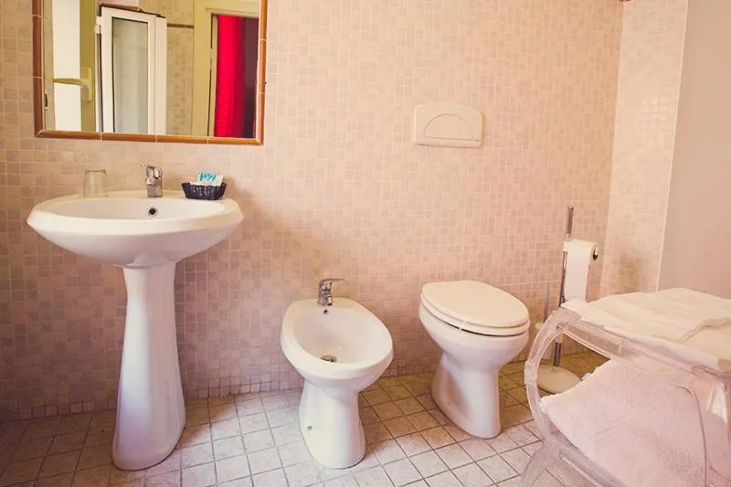 Bathroom in Hotel Centrale