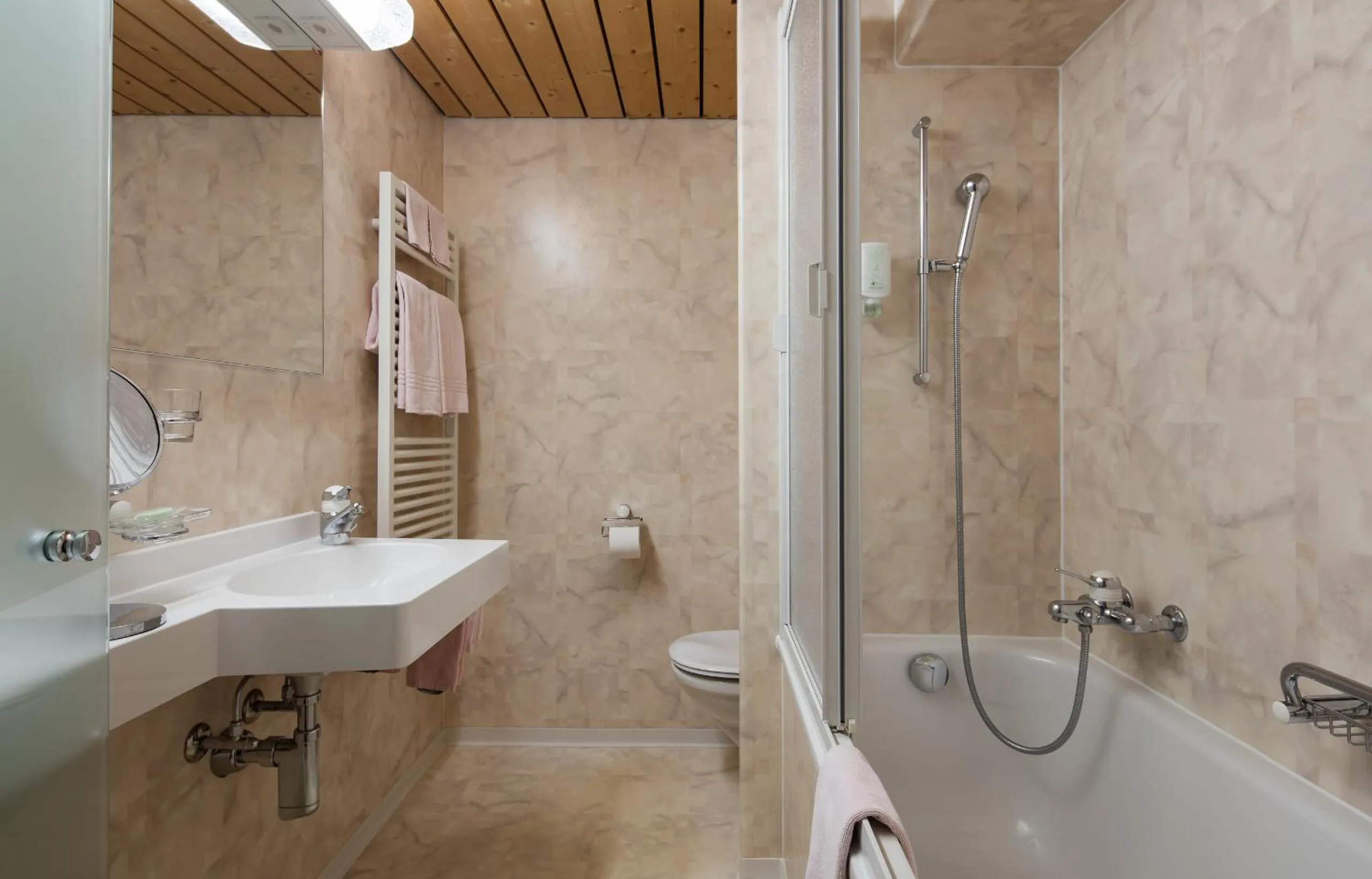 Bathroom in Hotel Continental