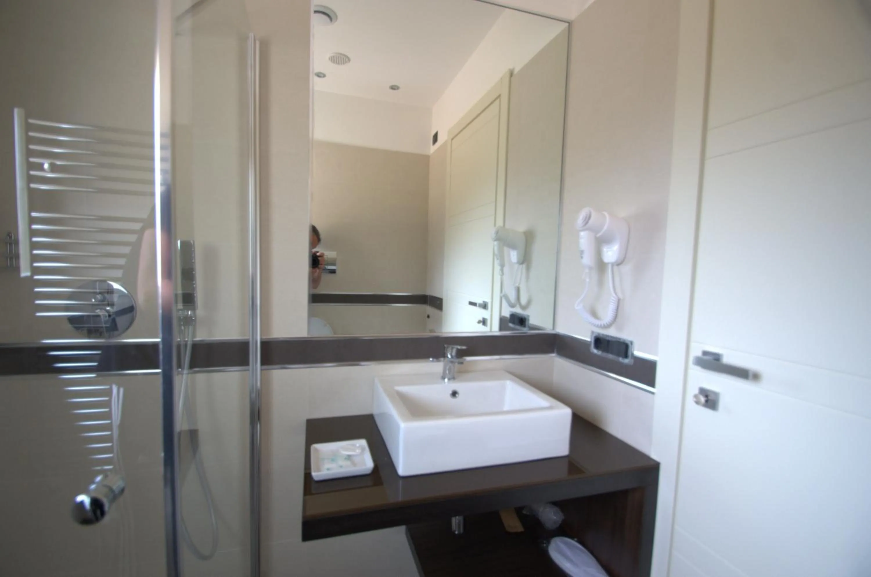 Bathroom in Archeo Hotel