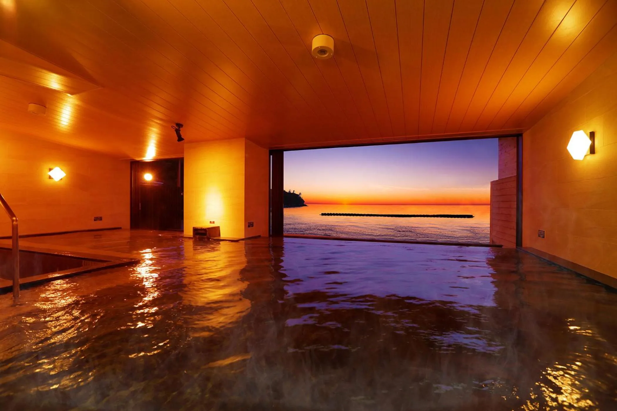 Public Bath in Ooedo Onsen Monogatari Toi Marine Hotel