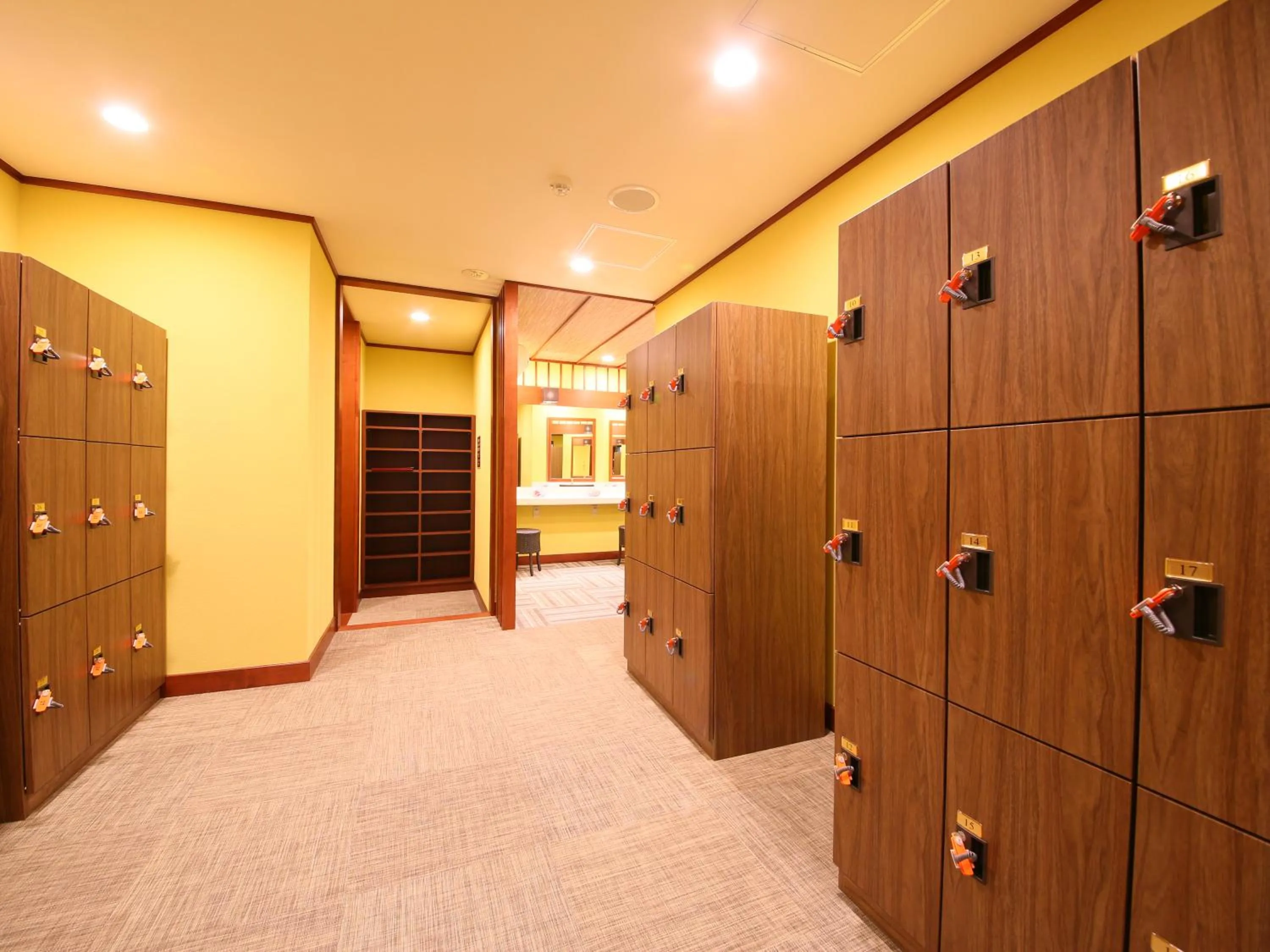 Spa and wellness centre/facilities in Ooedo Onsen Monogatari Toi Marine Hotel