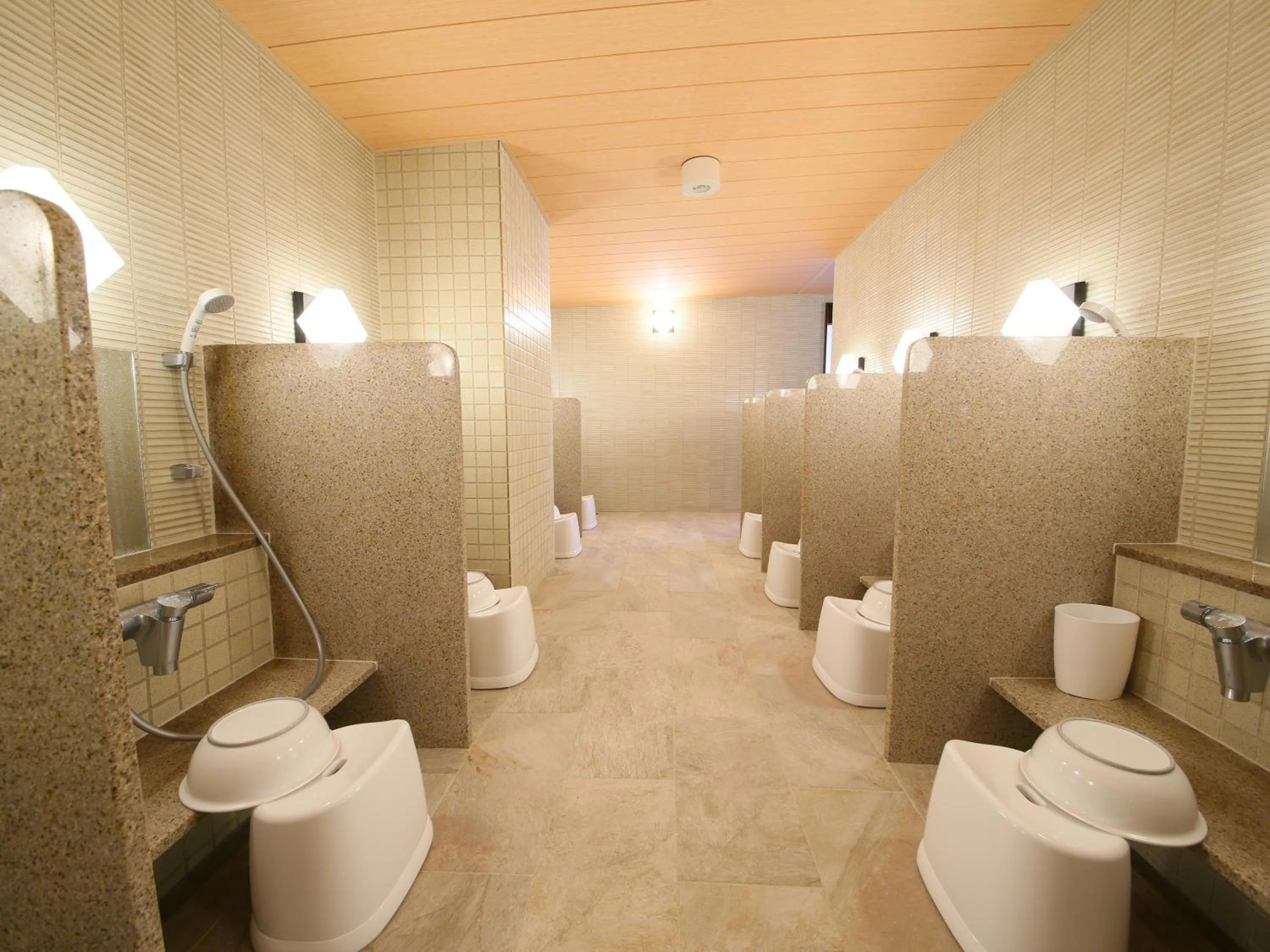 Spa and wellness centre/facilities in Ooedo Onsen Monogatari Toi Marine Hotel