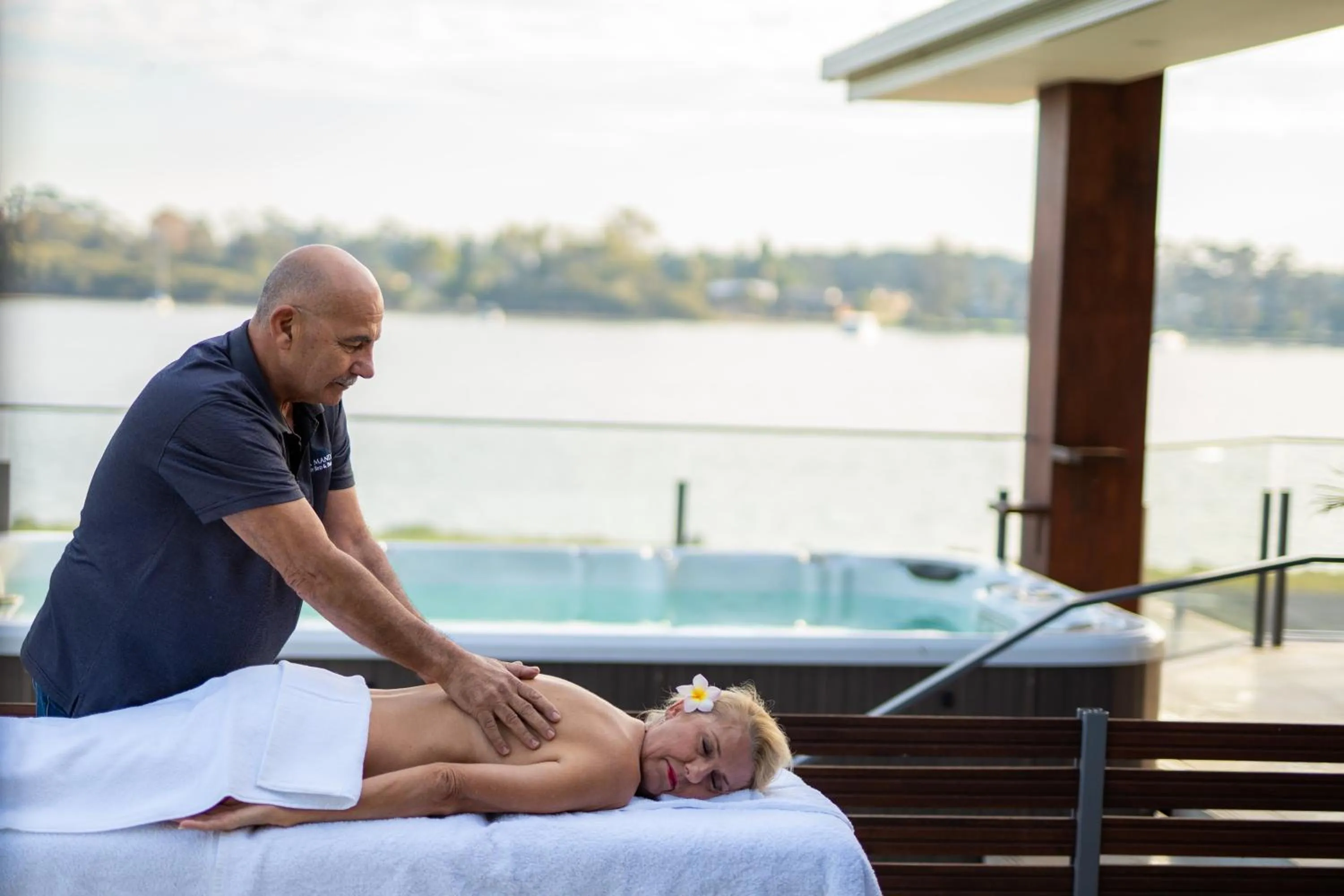 Massage in Ana Mandara Luxury Retreat