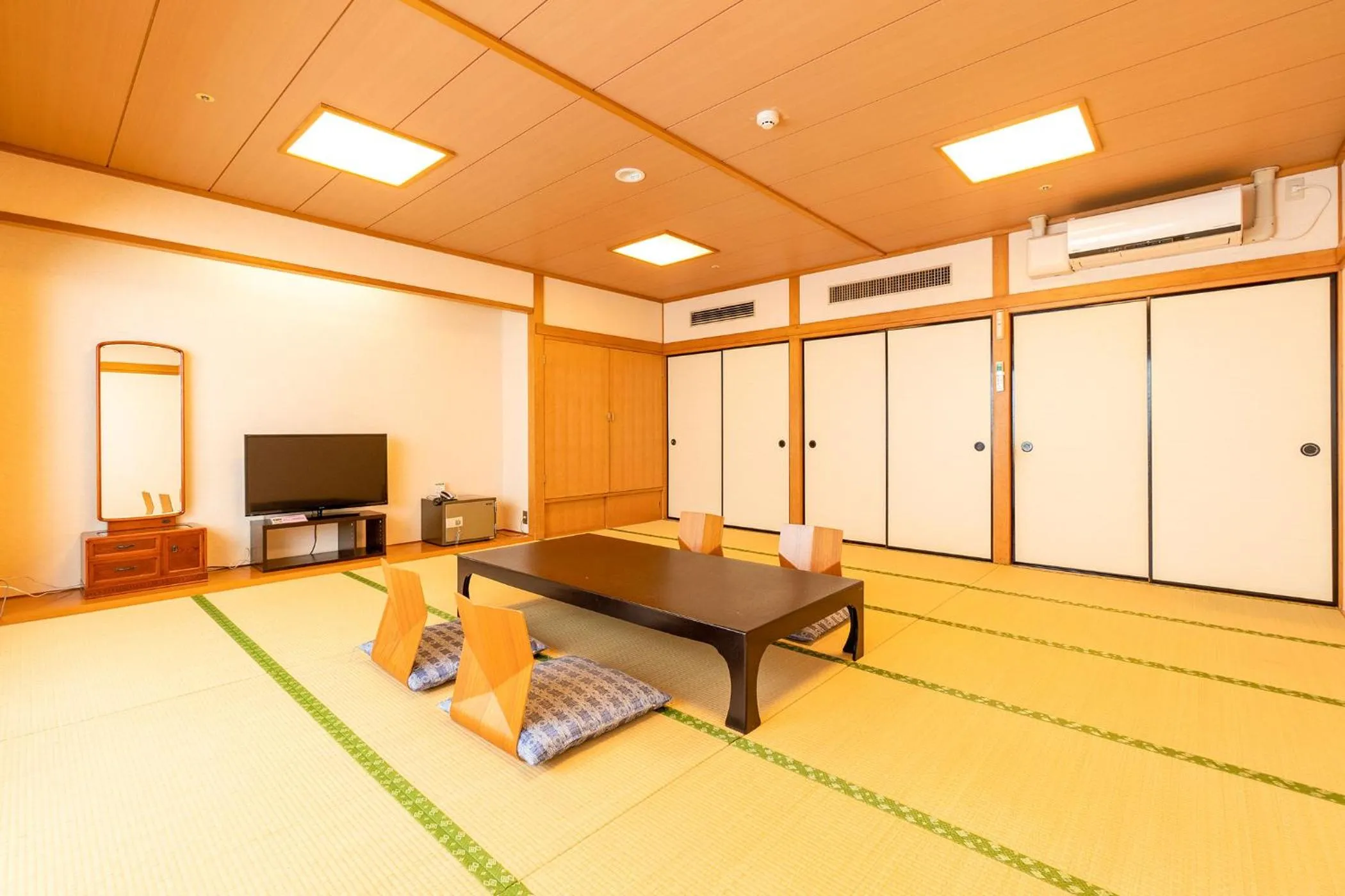 Photo of the whole room in Ooedo Onsen Monogatari Aizu