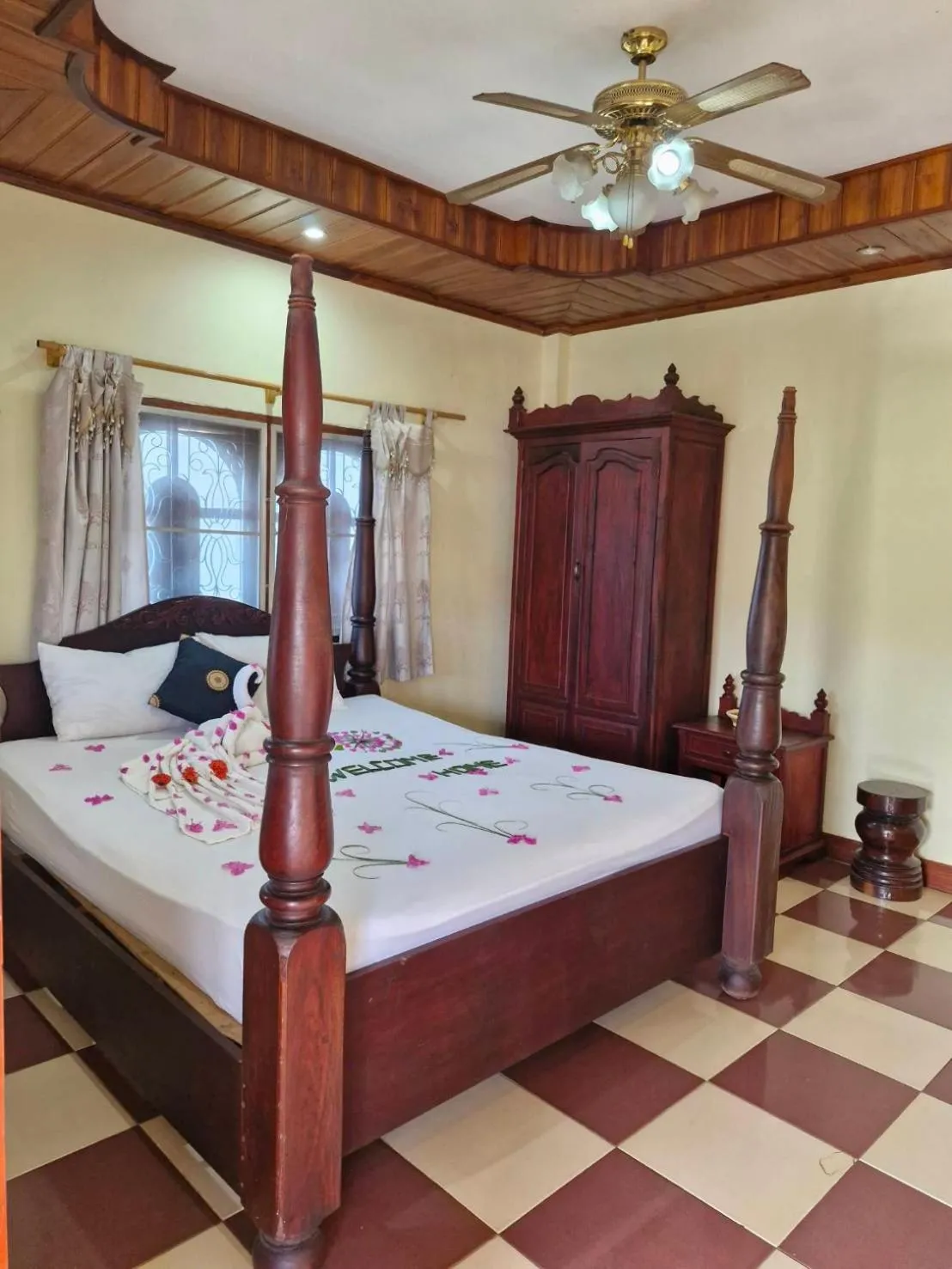 Bed in Sakura Wood House