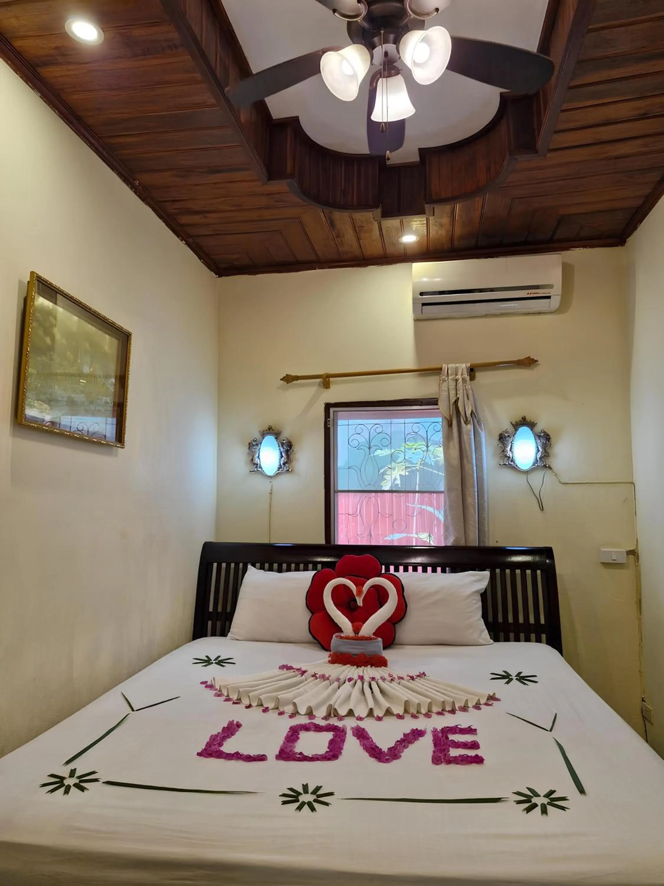 Bed in Sakura Wood House