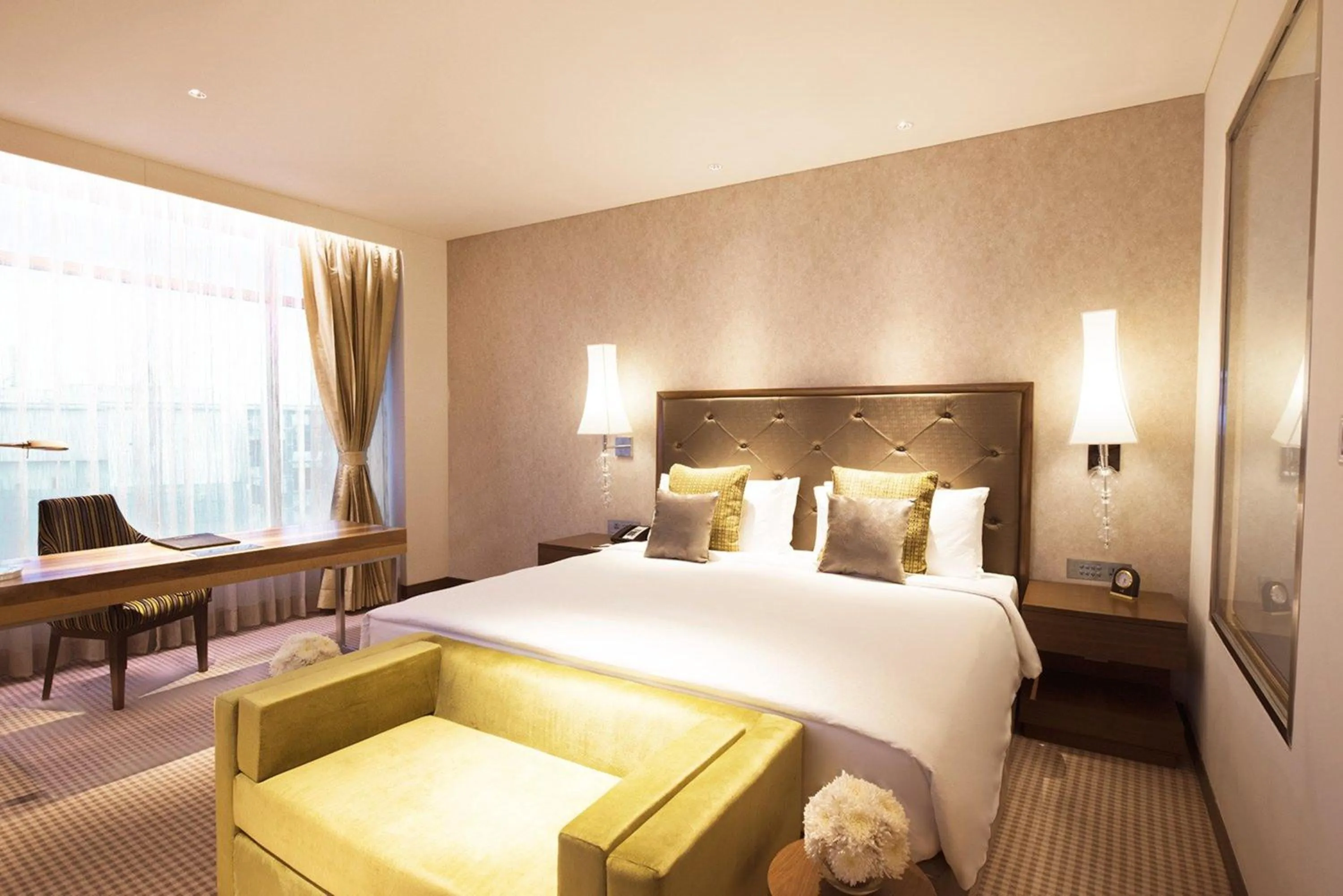 Bed in Taj Swarna, Amritsar