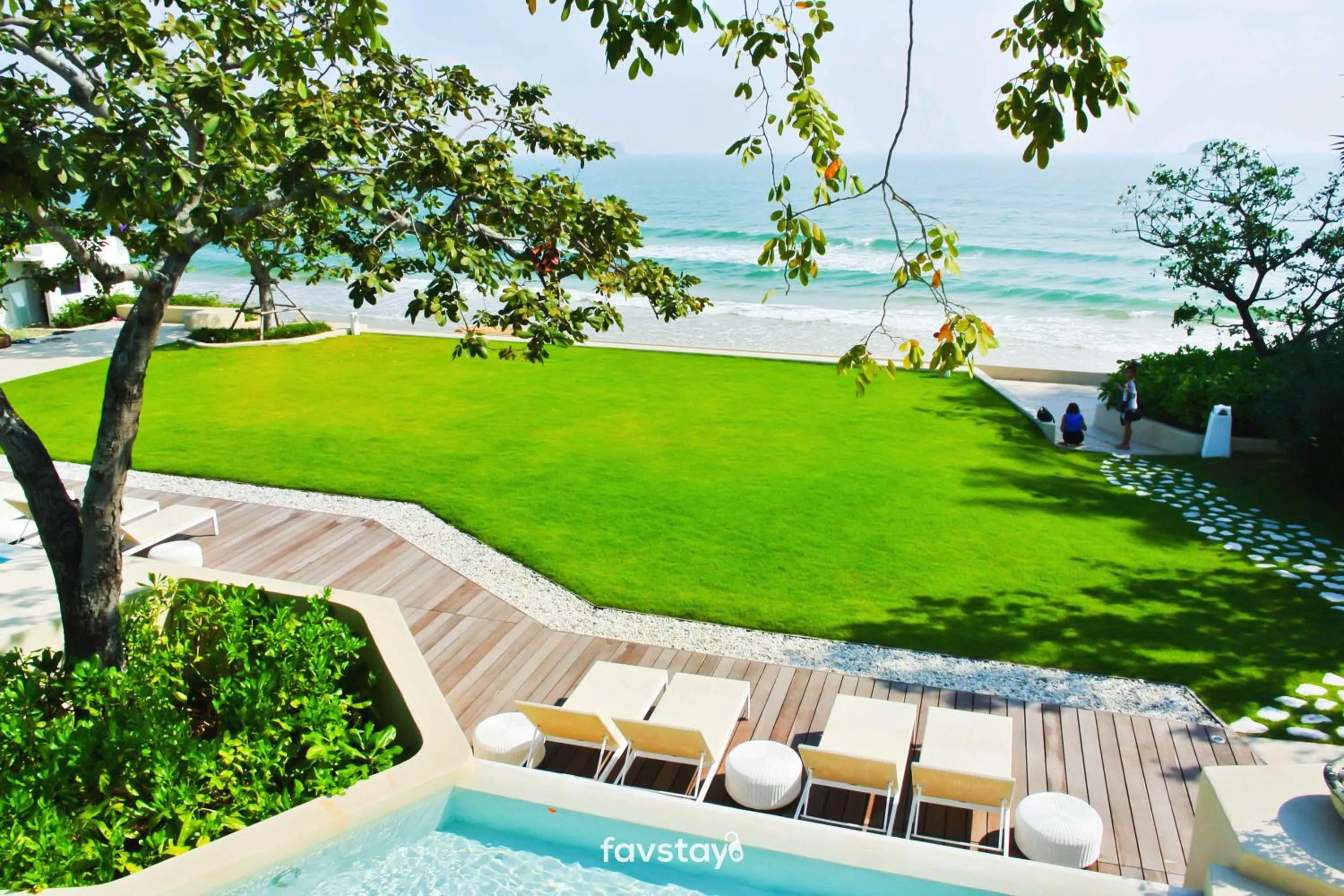 Beach in Chelona Hua Hin by Favstay