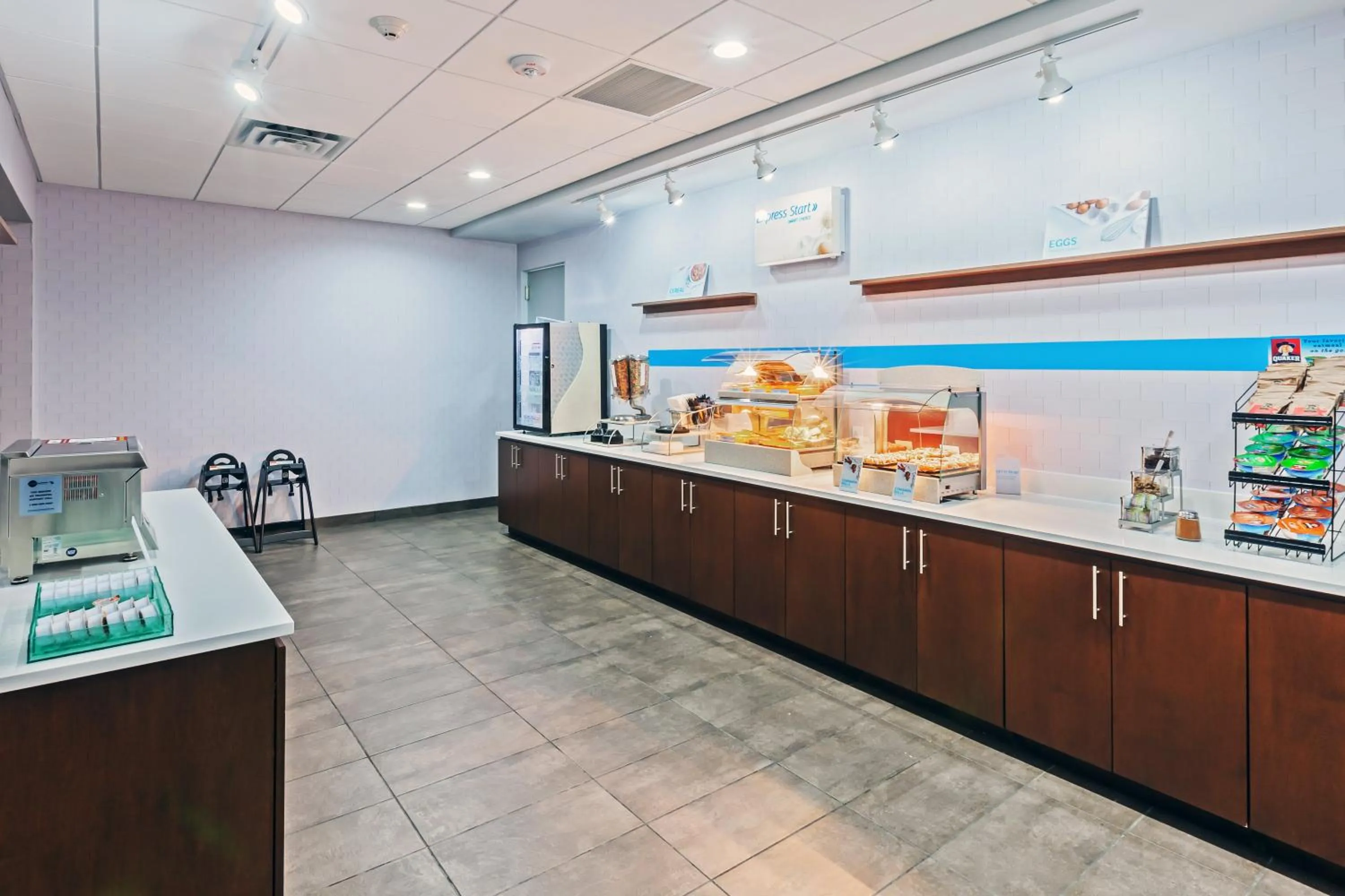 Breakfast in Holiday Inn Express & Suites - Coffeyville by IHG