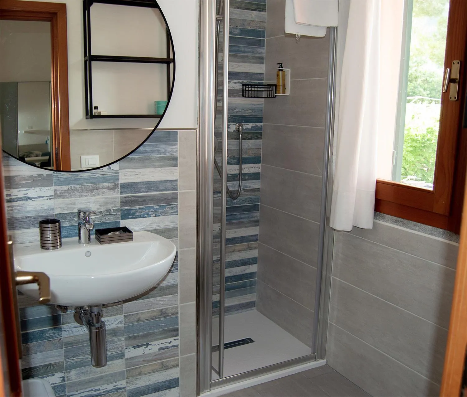 Shower in Pozzo al Moro Village