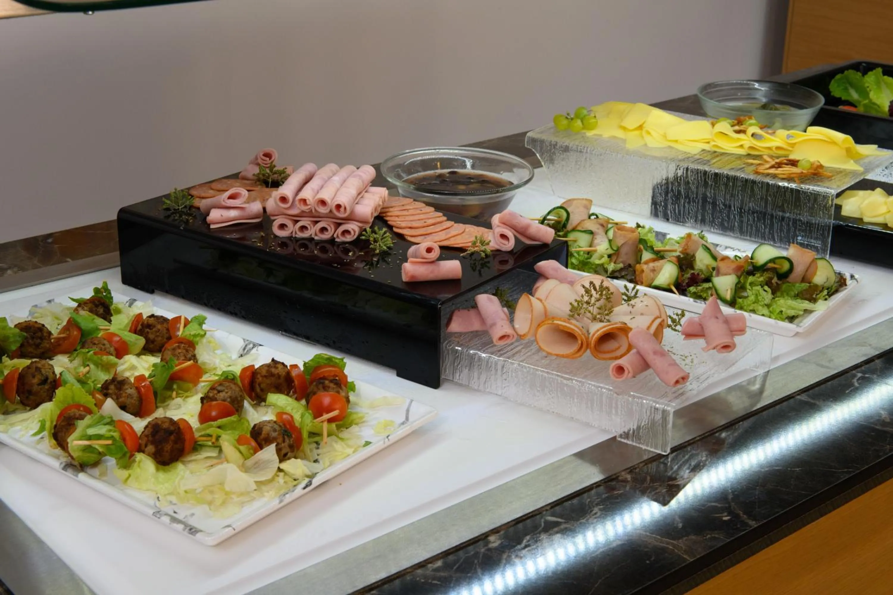 Restaurant/places to eat in Olympion Village