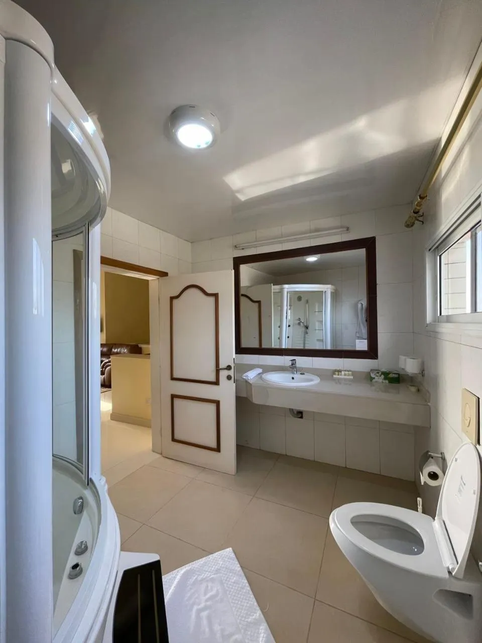 Bathroom in Hotel Barmoi