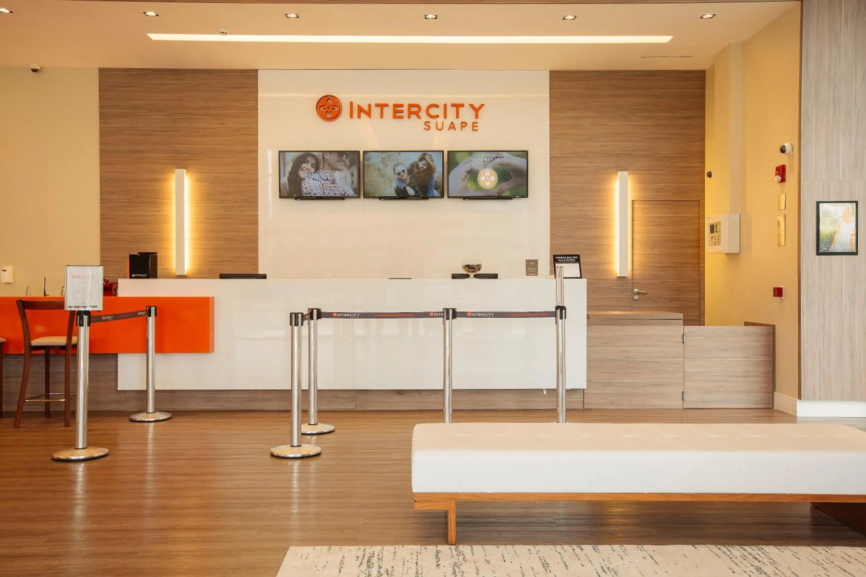 Communal lounge/ TV room in Intercity Suape Costa Dourada