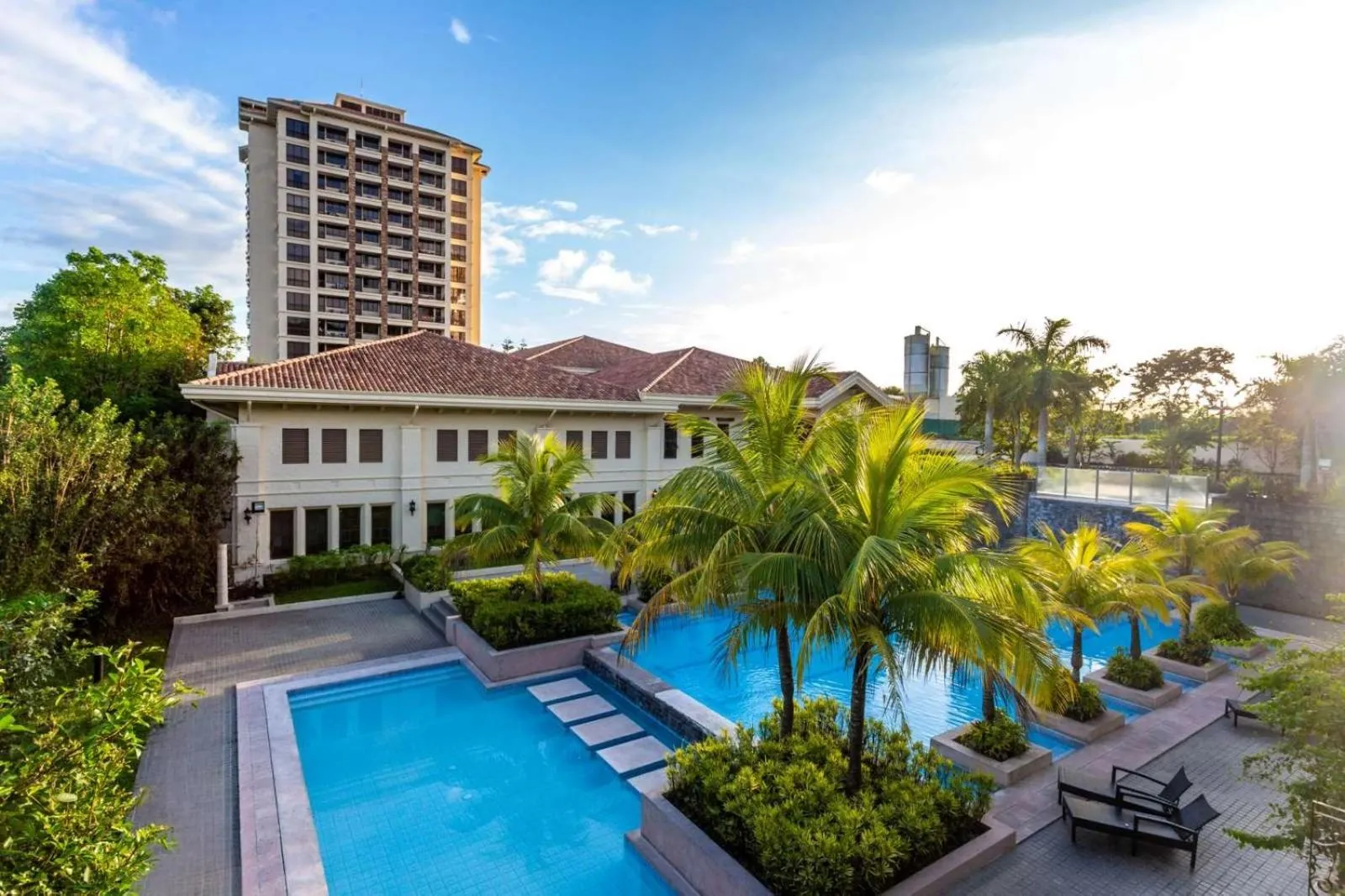 Swimming pool in Splendido Tagaytay Hotel and Country Club