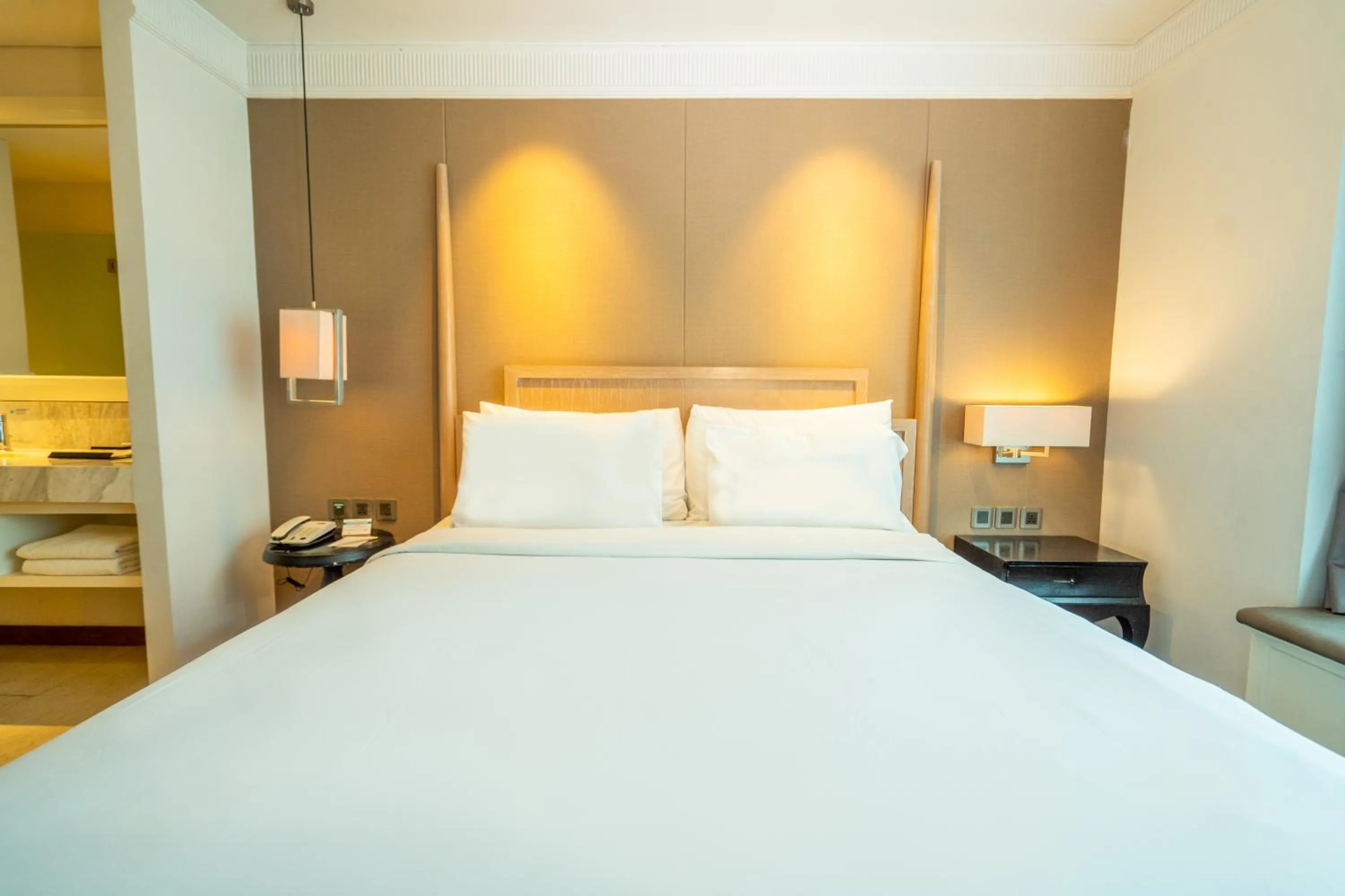 Bed in De Paviljoen Bandung