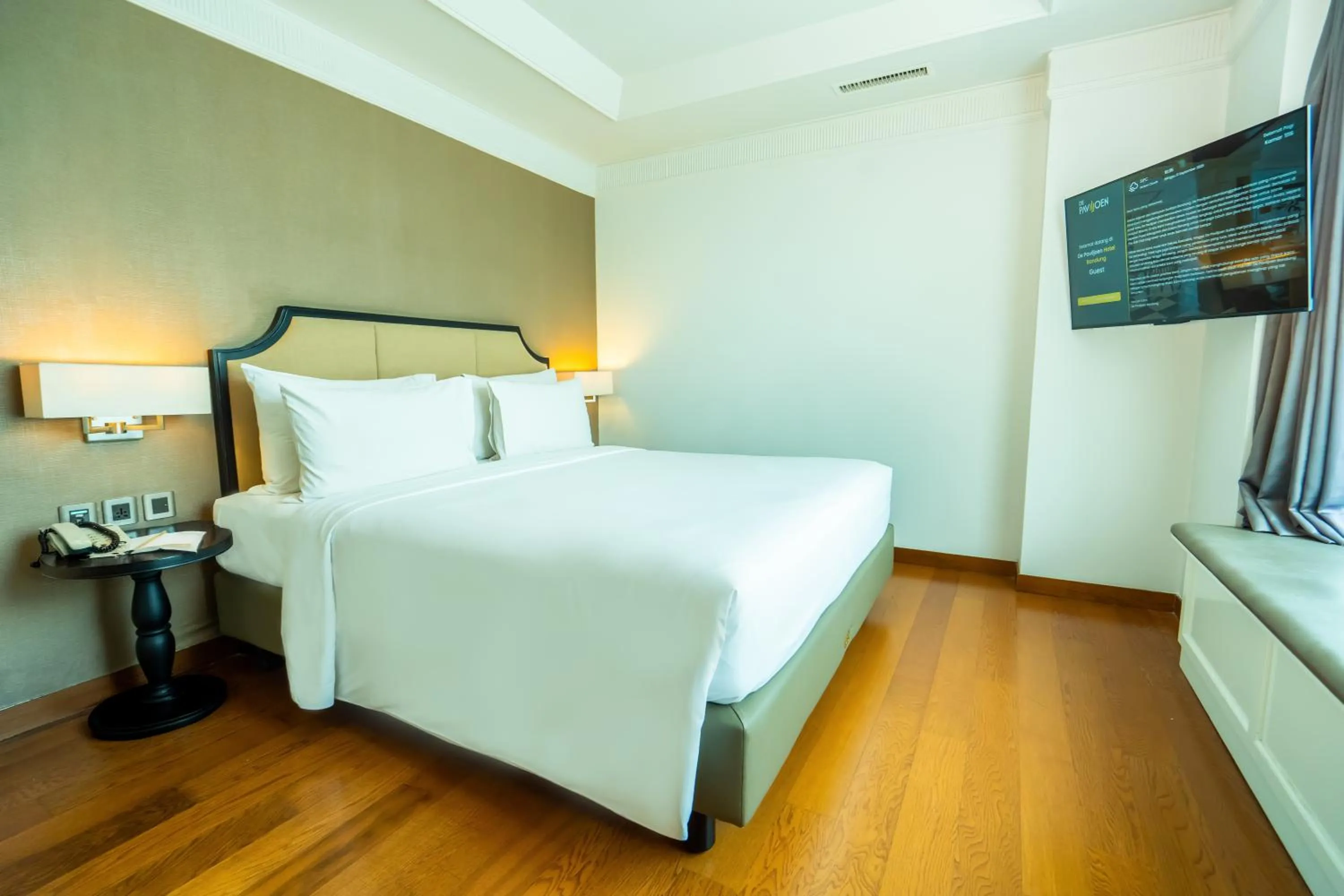 Bed in De Paviljoen Bandung