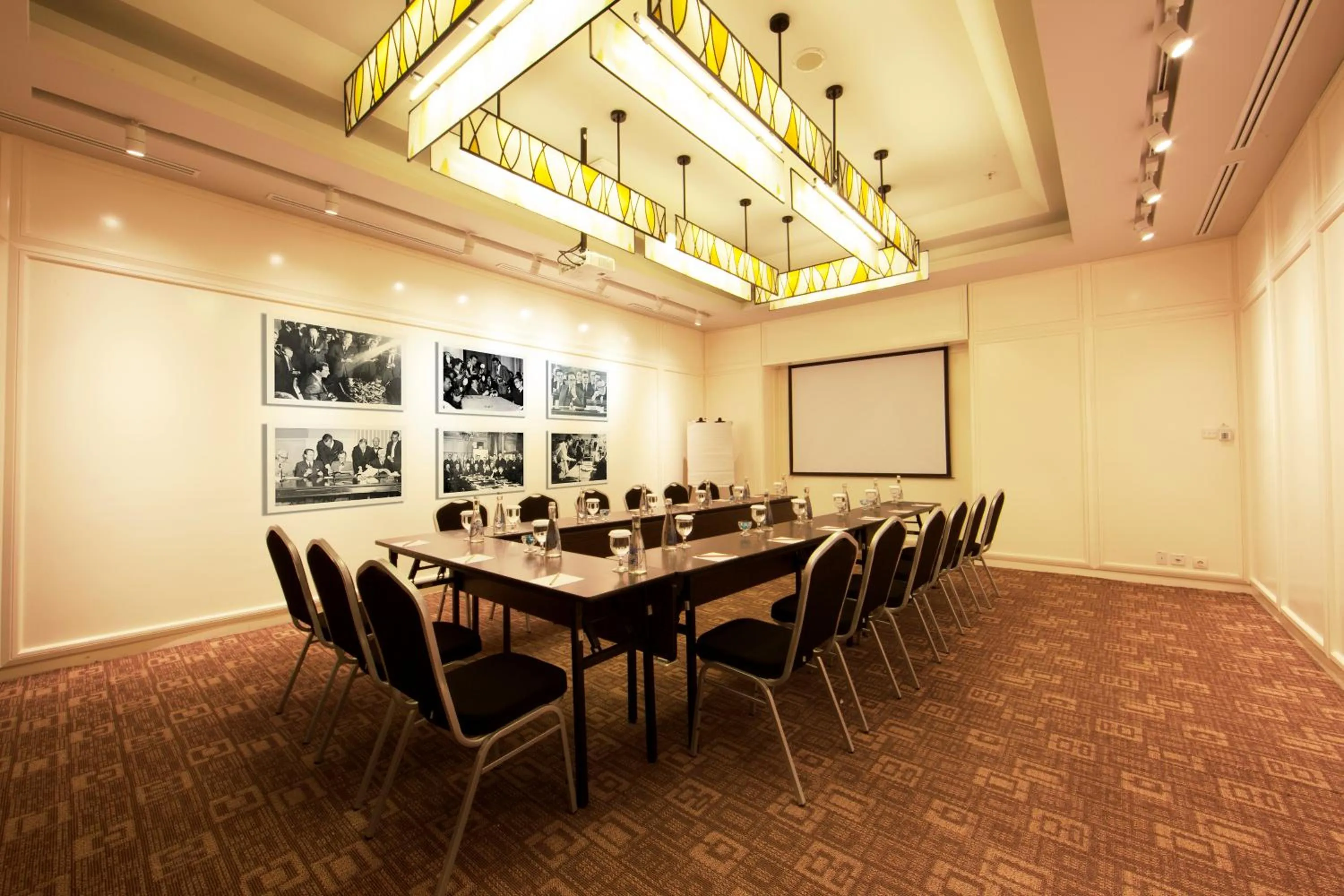 Meeting/conference room in De Paviljoen Bandung